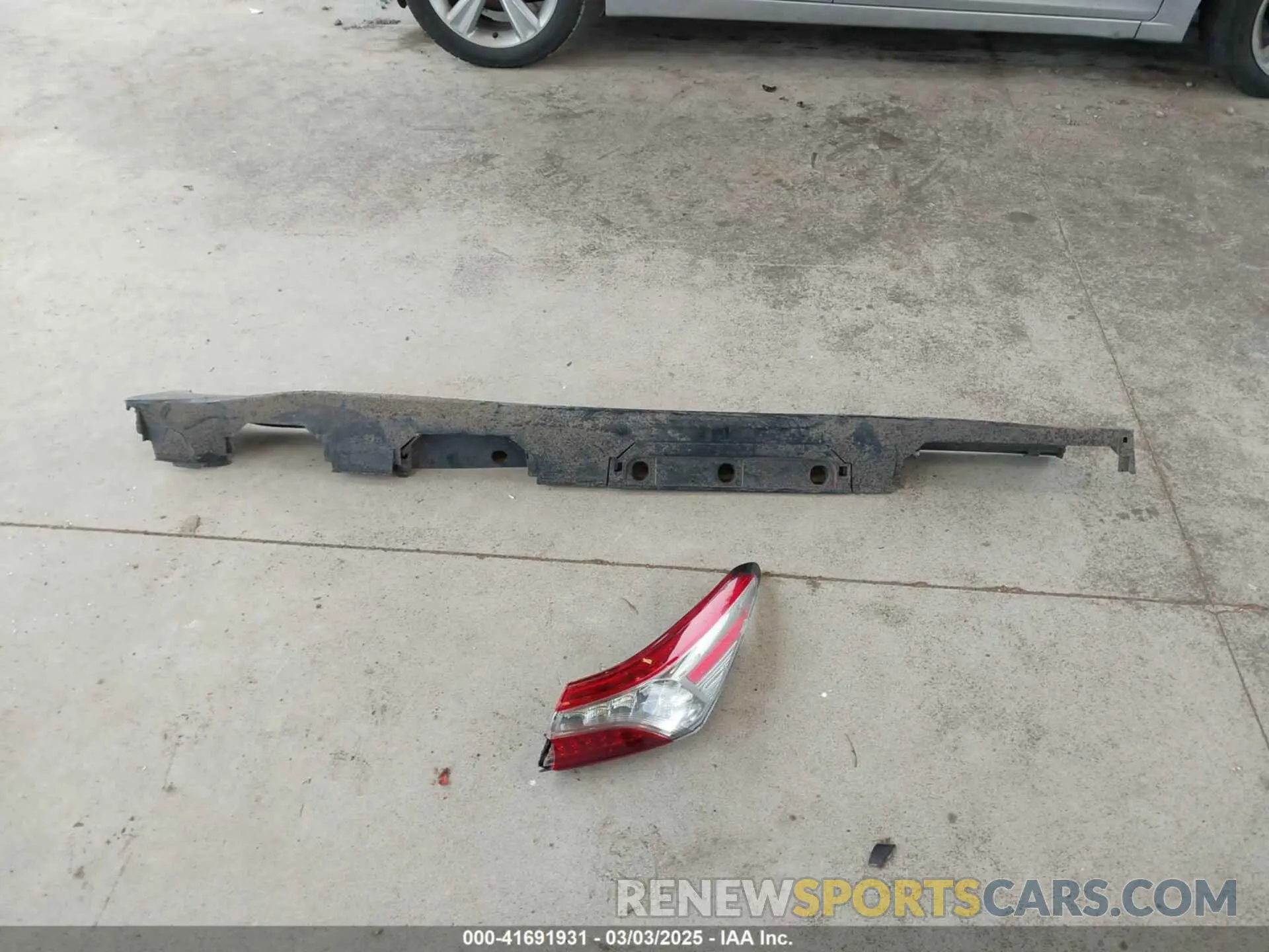 11 fotografías del automóvil dañado 4T1B61HK6KU287595 TOYOTA CAMRY 2019