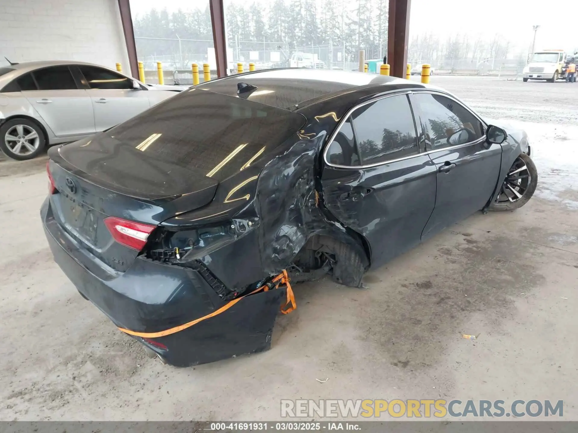 4 fotografías del automóvil dañado 4T1B61HK6KU287595 TOYOTA CAMRY 2019