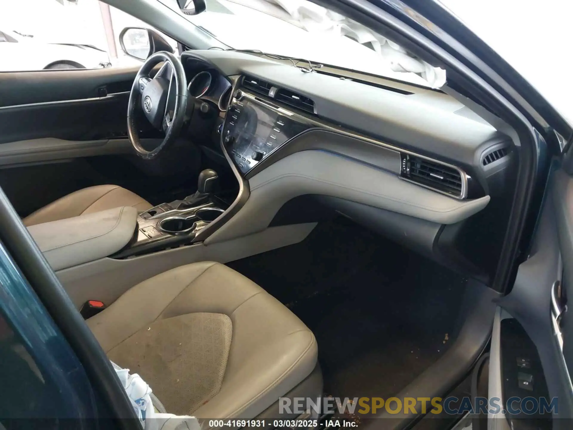 5 fotografías del automóvil dañado 4T1B61HK6KU287595 TOYOTA CAMRY 2019