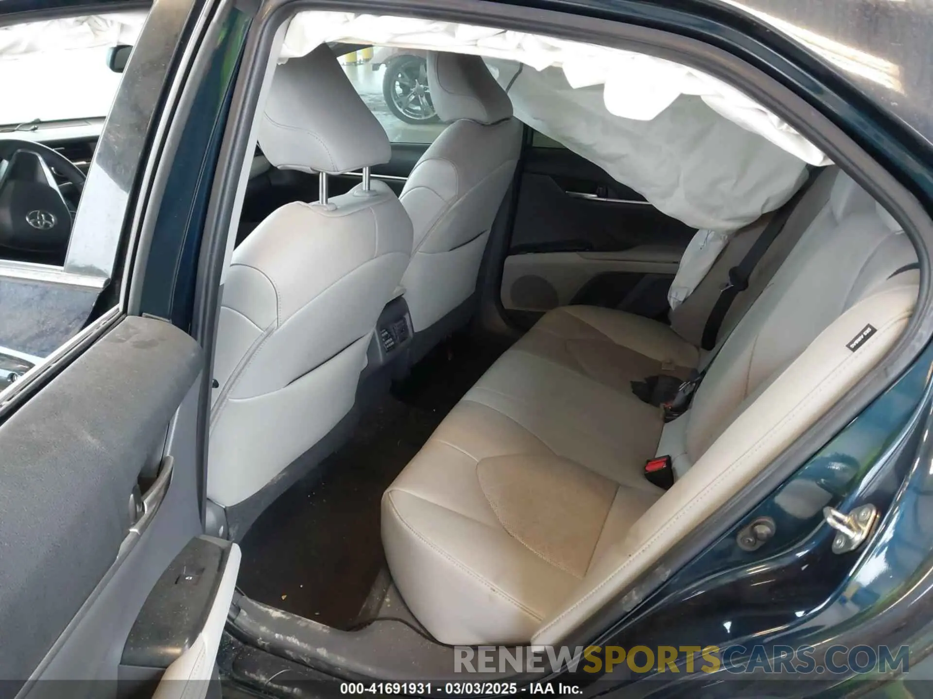 8 fotografías del automóvil dañado 4T1B61HK6KU287595 TOYOTA CAMRY 2019
