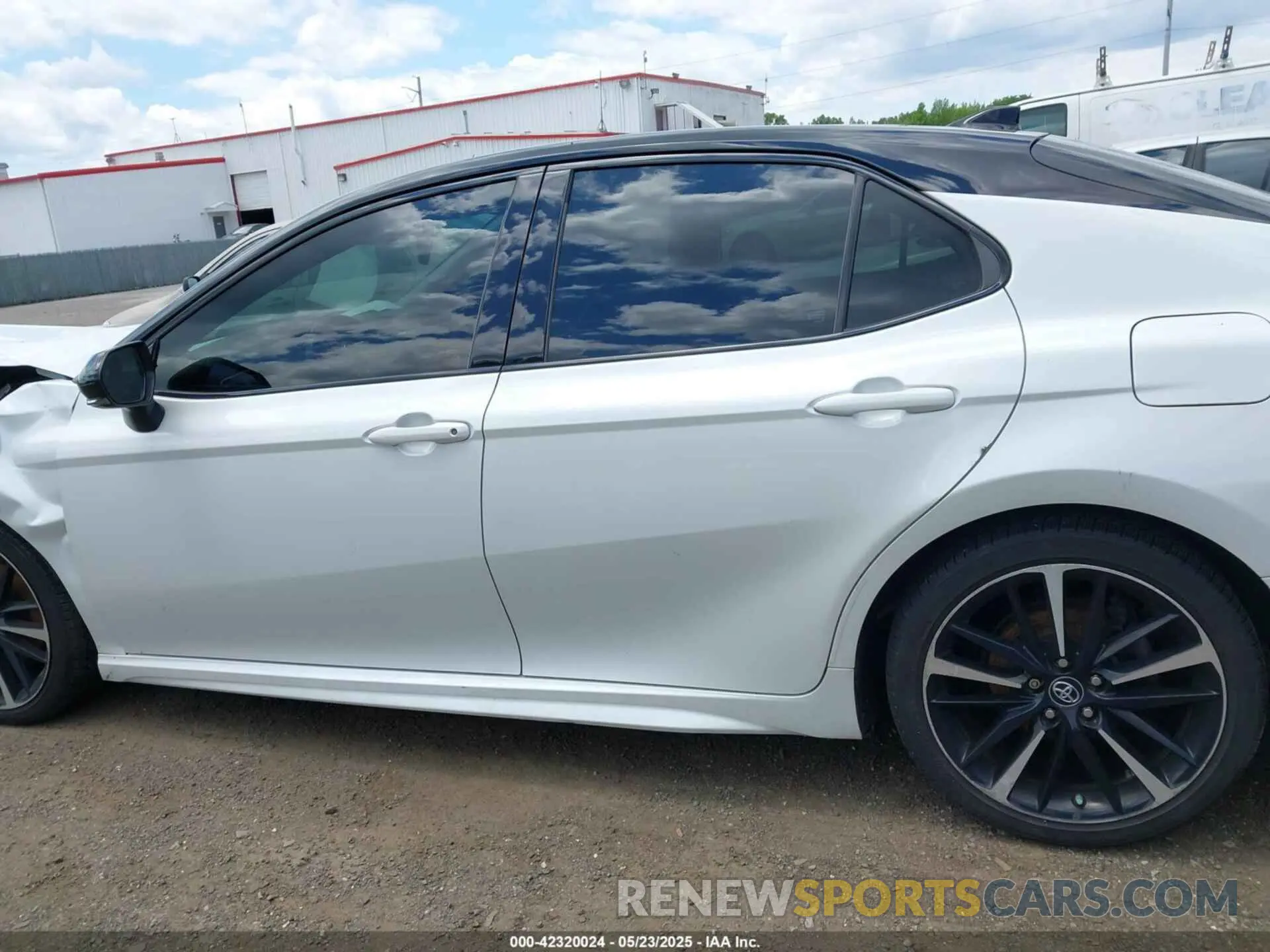 14 fotografías del automóvil dañado 4T1B61HK6KU290688 TOYOTA CAMRY 2019