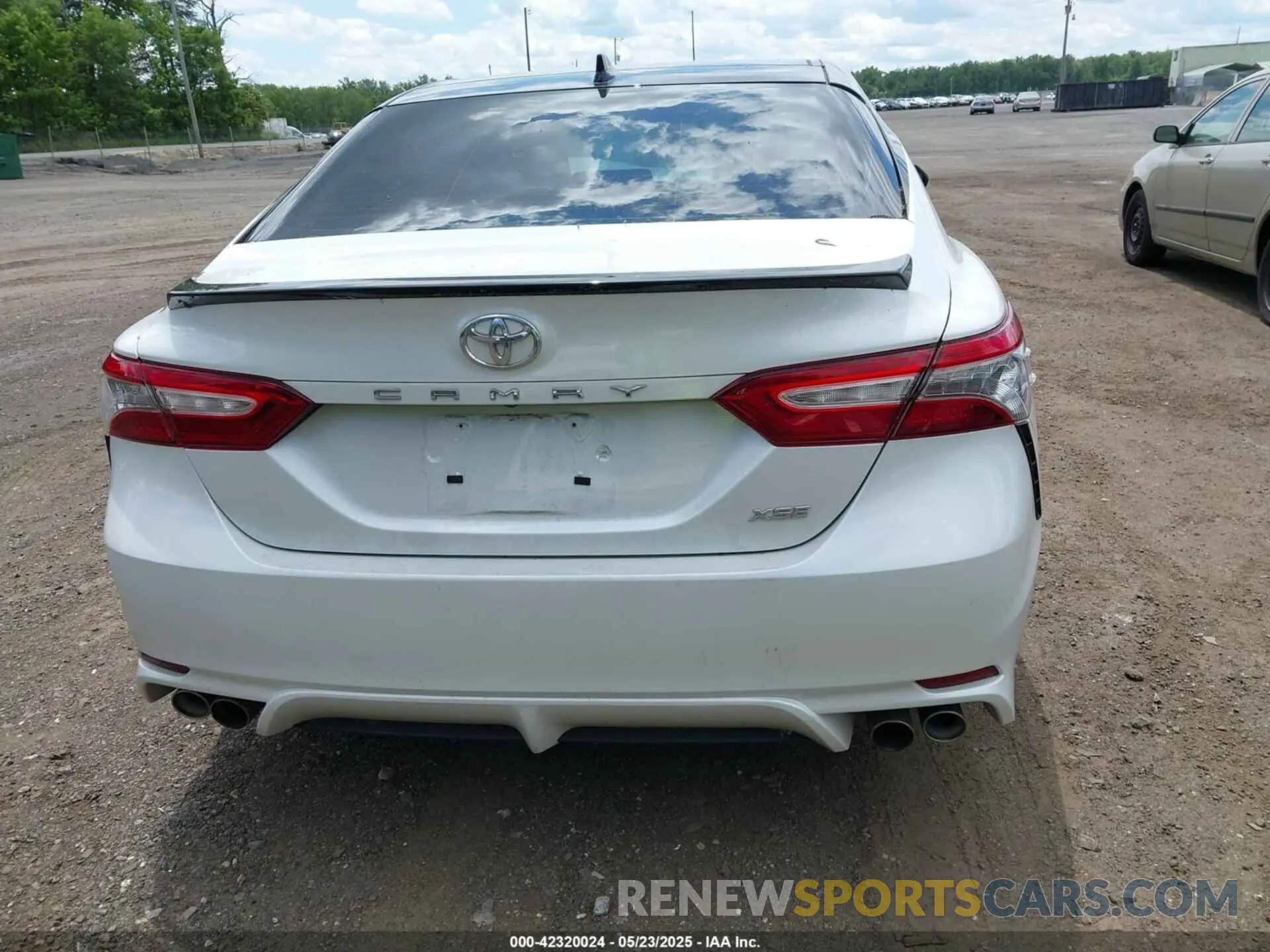 16 fotografías del automóvil dañado 4T1B61HK6KU290688 TOYOTA CAMRY 2019