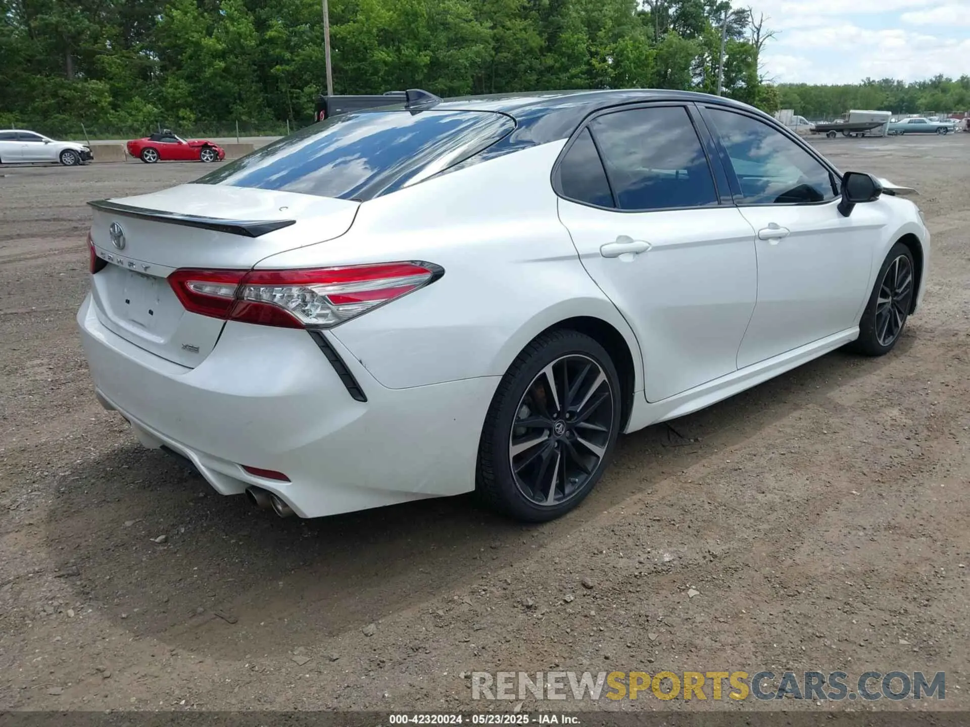 4 fotografías del automóvil dañado 4T1B61HK6KU290688 TOYOTA CAMRY 2019