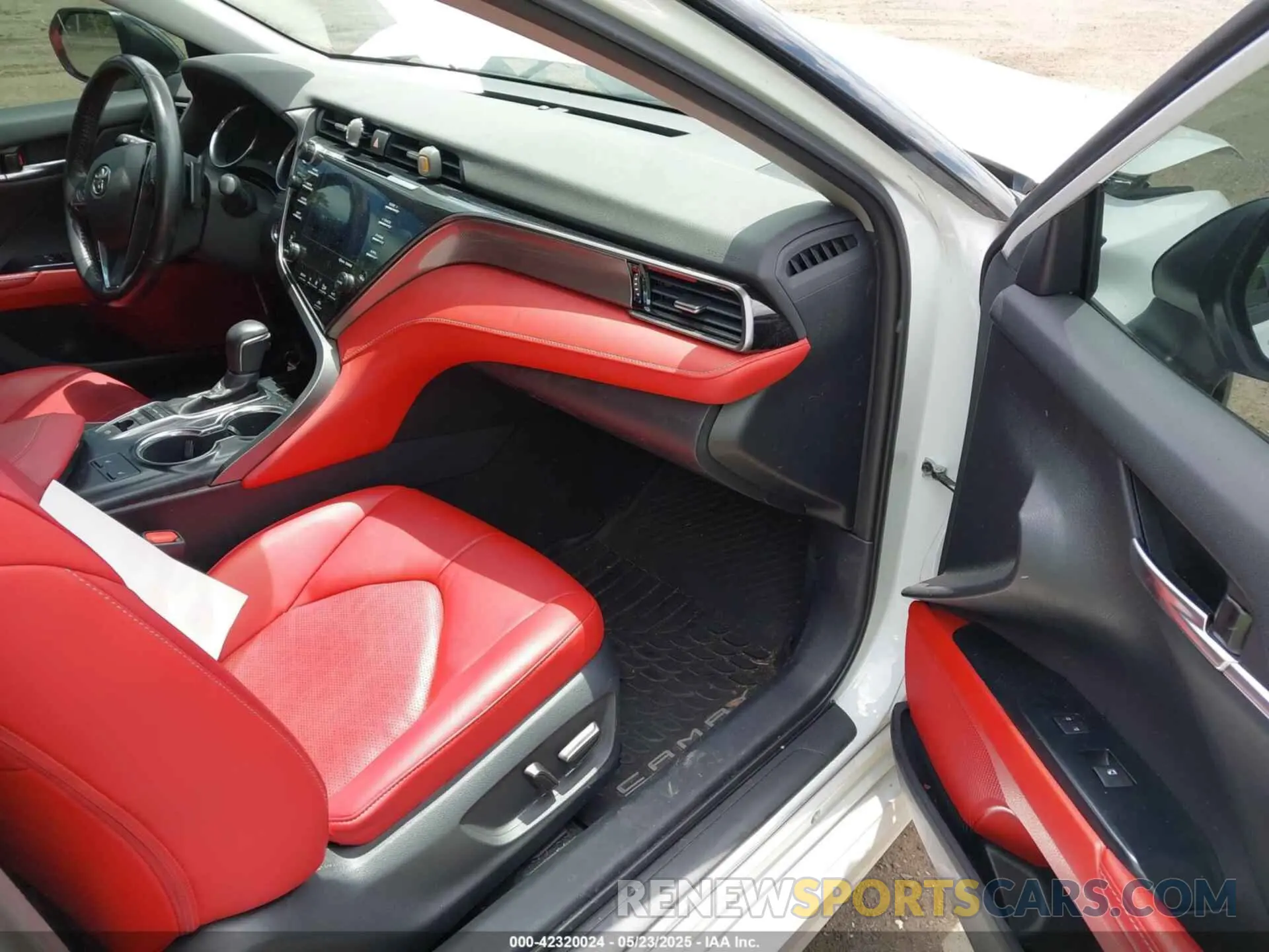 5 fotografías del automóvil dañado 4T1B61HK6KU290688 TOYOTA CAMRY 2019