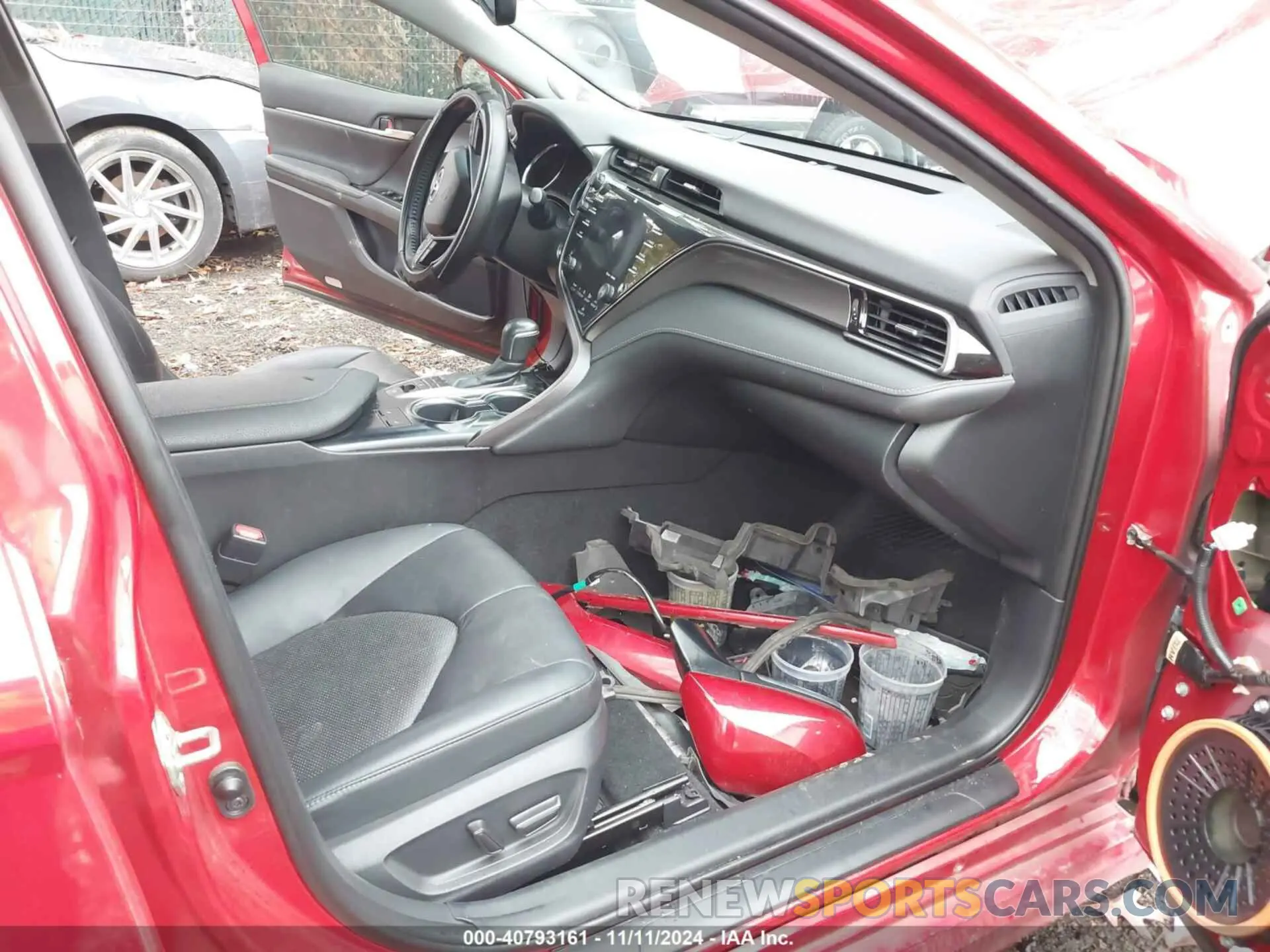 5 fotografías del automóvil dañado 4T1B61HK6KU299083 TOYOTA CAMRY 2019