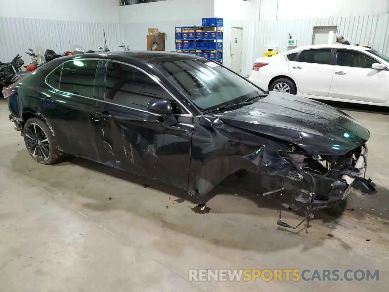 4 fotografías del automóvil dañado 4T1B61HK6KU696857 TOYOTA CAMRY 2019