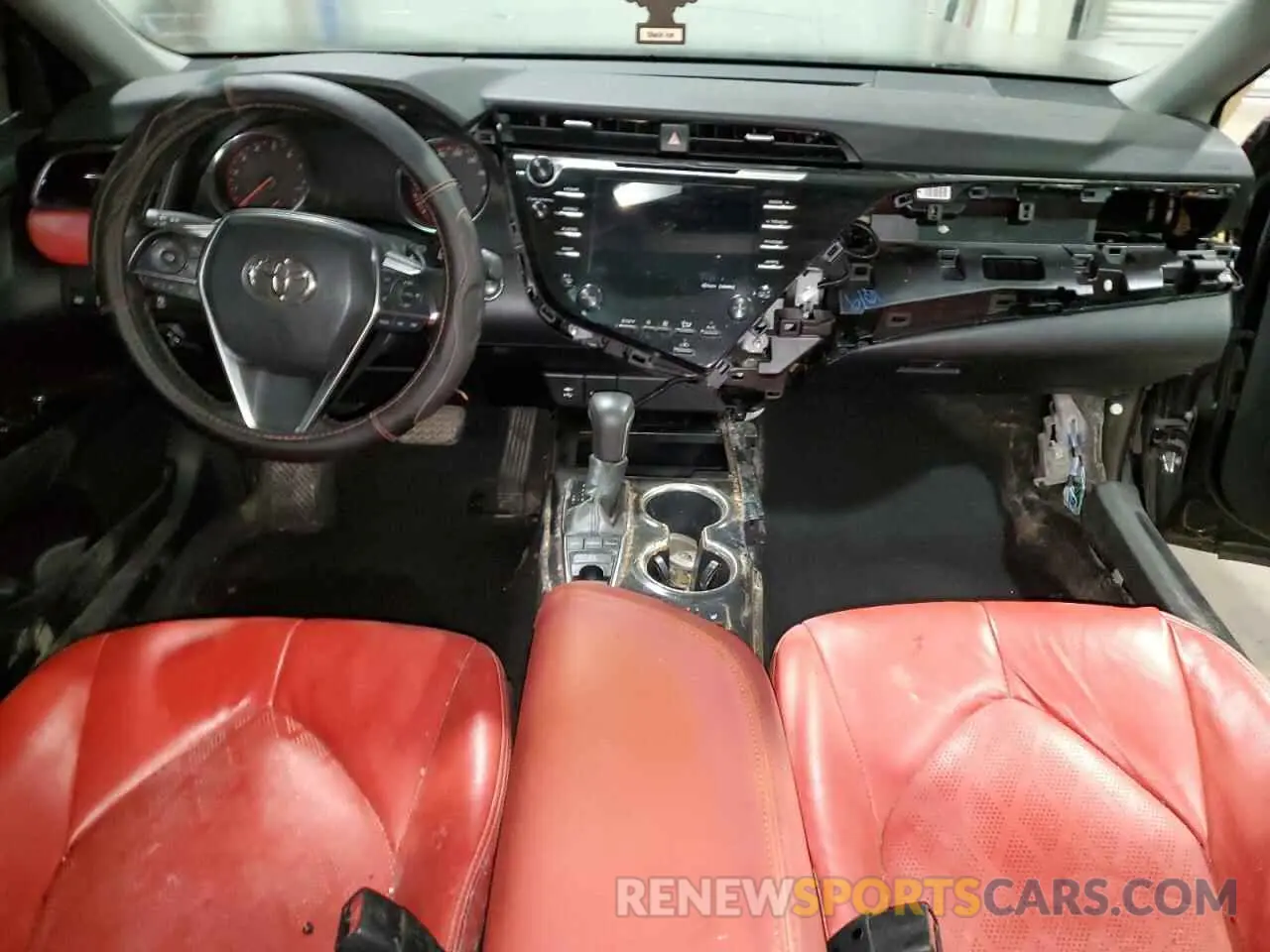 8 fotografías del automóvil dañado 4T1B61HK6KU696857 TOYOTA CAMRY 2019