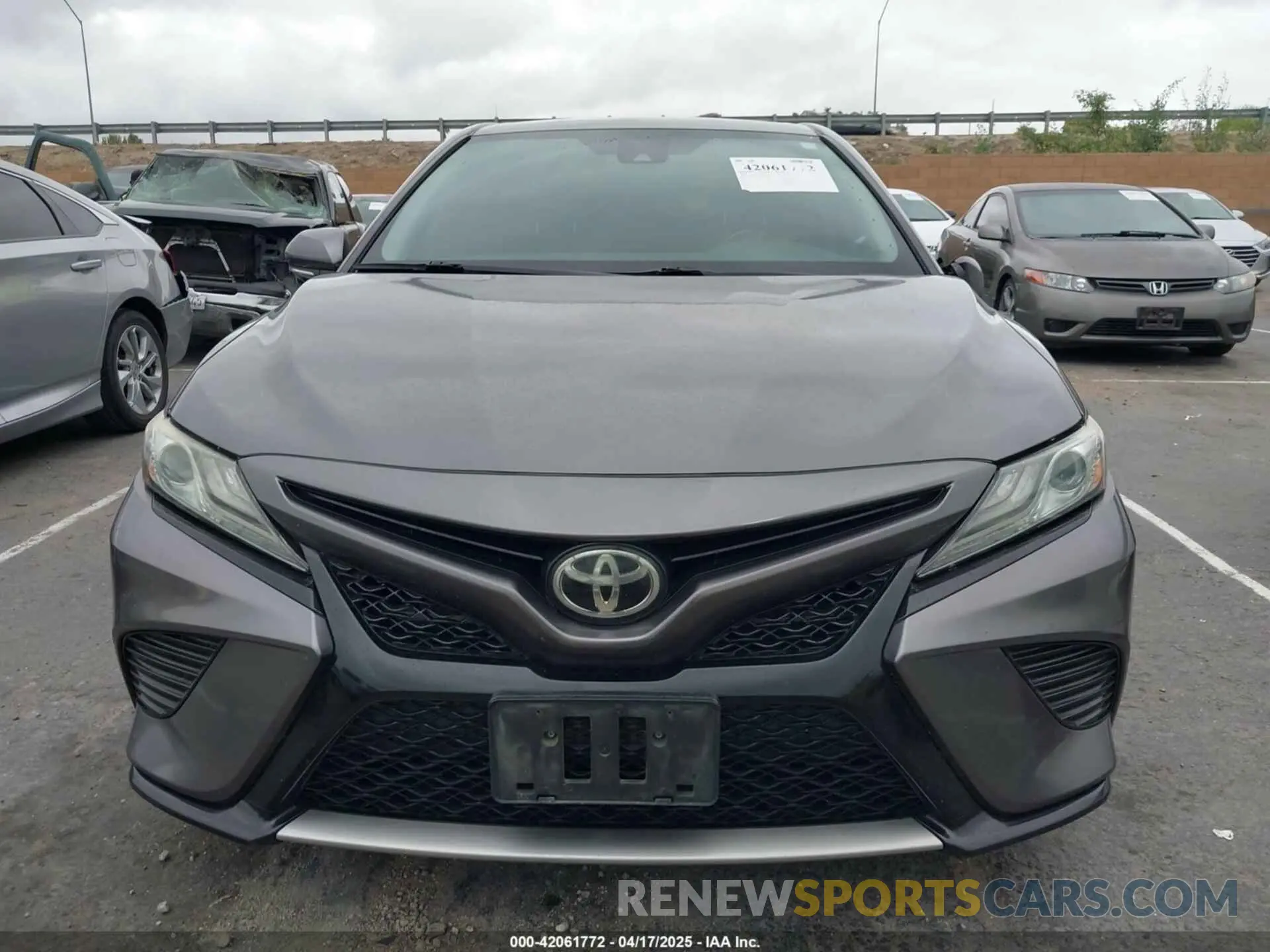 12 fotografías del automóvil dañado 4T1B61HK6KU709008 TOYOTA CAMRY 2019