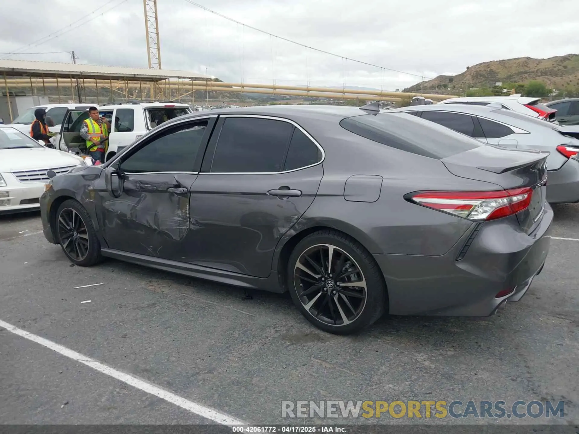 14 fotografías del automóvil dañado 4T1B61HK6KU709008 TOYOTA CAMRY 2019