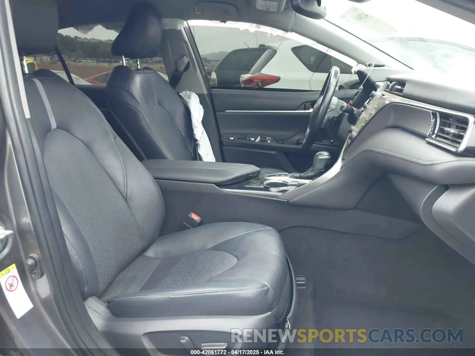 5 fotografías del automóvil dañado 4T1B61HK6KU709008 TOYOTA CAMRY 2019
