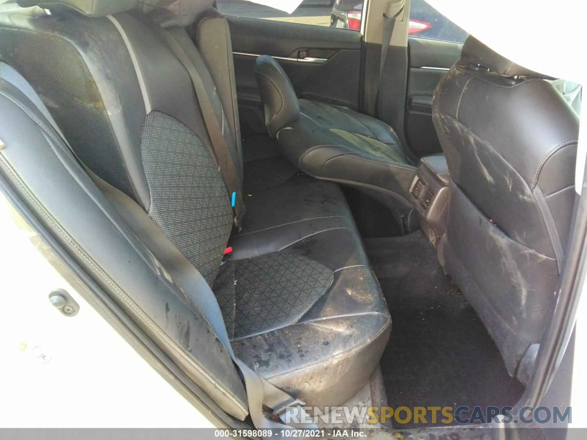 8 fotografías del automóvil dañado 4T1B61HK6KU752148 TOYOTA CAMRY 2019