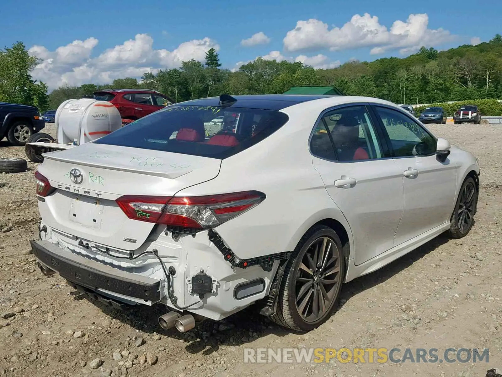 4 fotografías del automóvil dañado 4T1B61HK6KU757656 TOYOTA CAMRY 2019