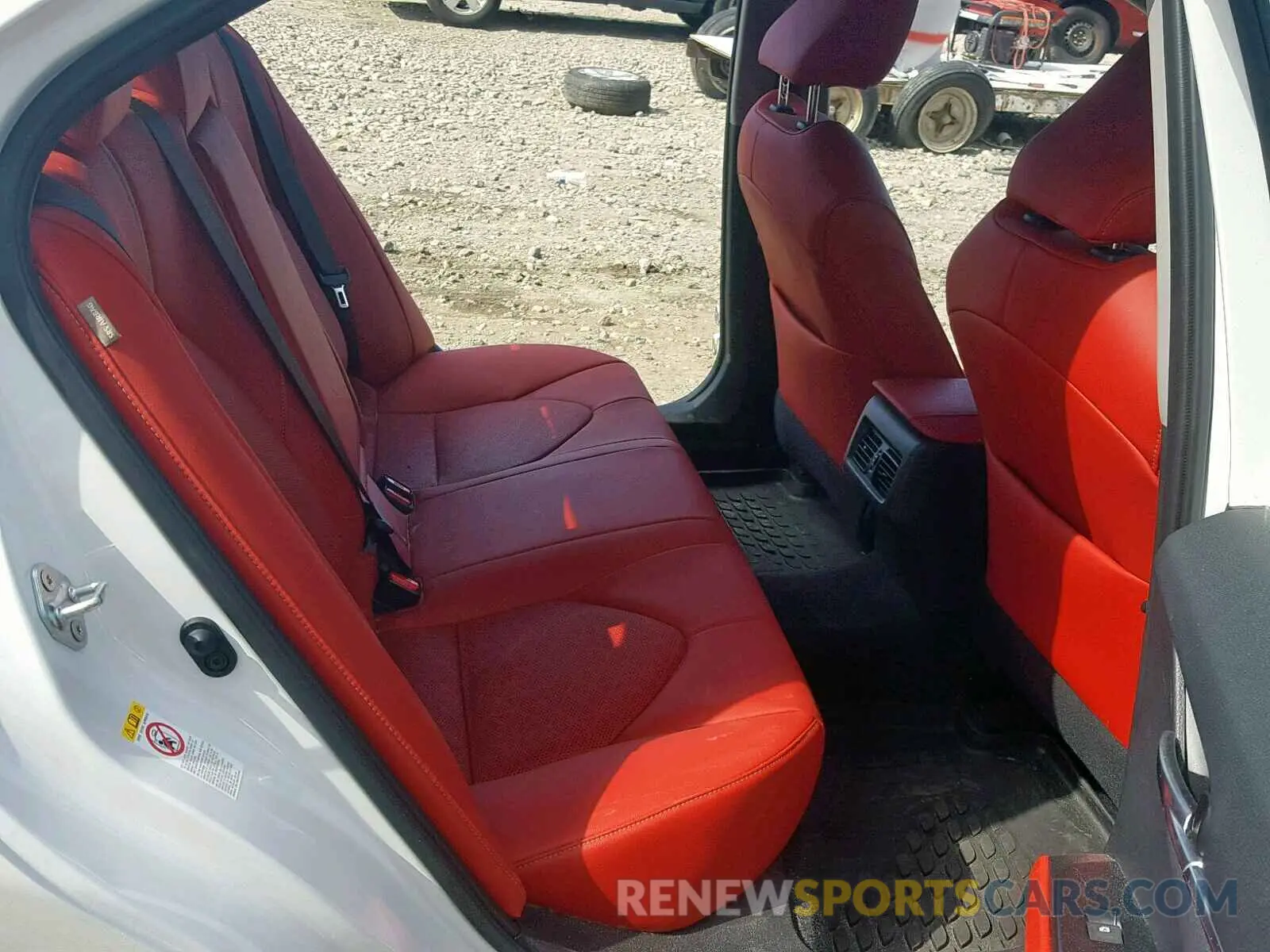 6 fotografías del automóvil dañado 4T1B61HK6KU757656 TOYOTA CAMRY 2019