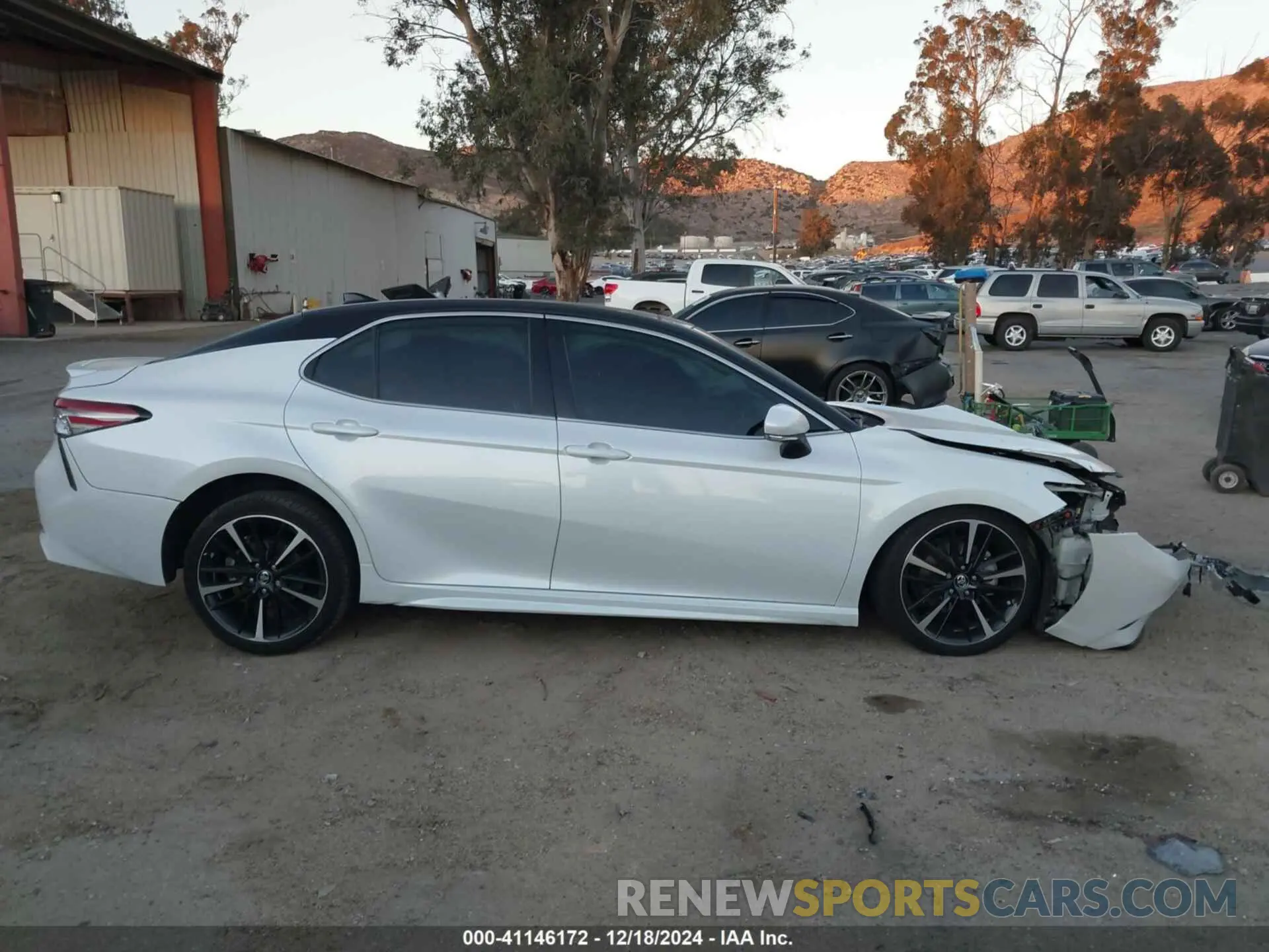 13 fotografías del automóvil dañado 4T1B61HK6KU818536 TOYOTA CAMRY 2019
