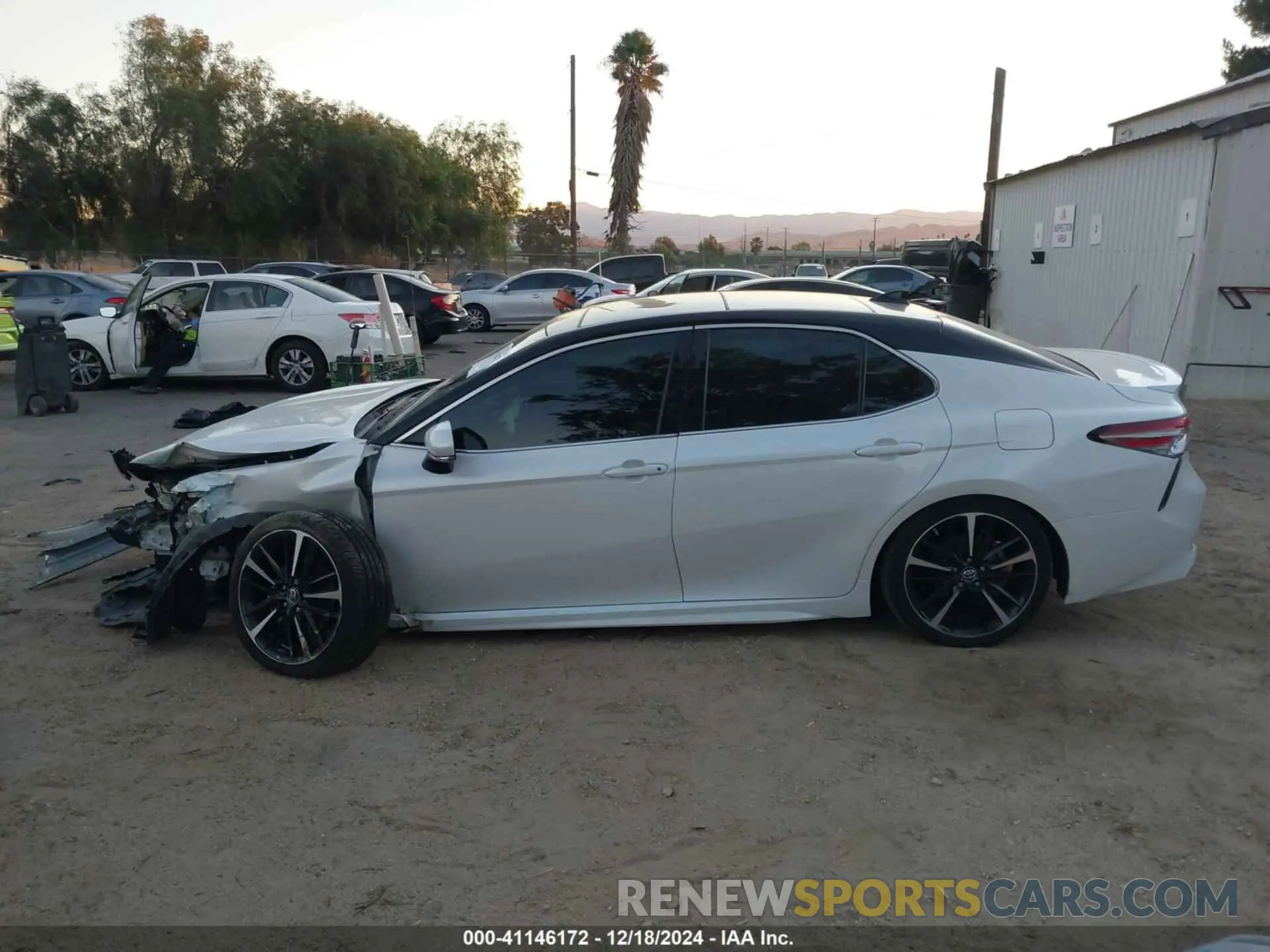 14 fotografías del automóvil dañado 4T1B61HK6KU818536 TOYOTA CAMRY 2019