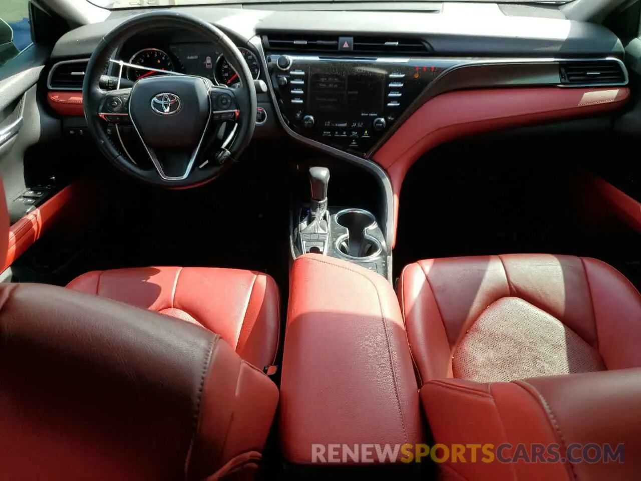 8 fotografías del automóvil dañado 4T1B61HK6KU840598 TOYOTA CAMRY 2019