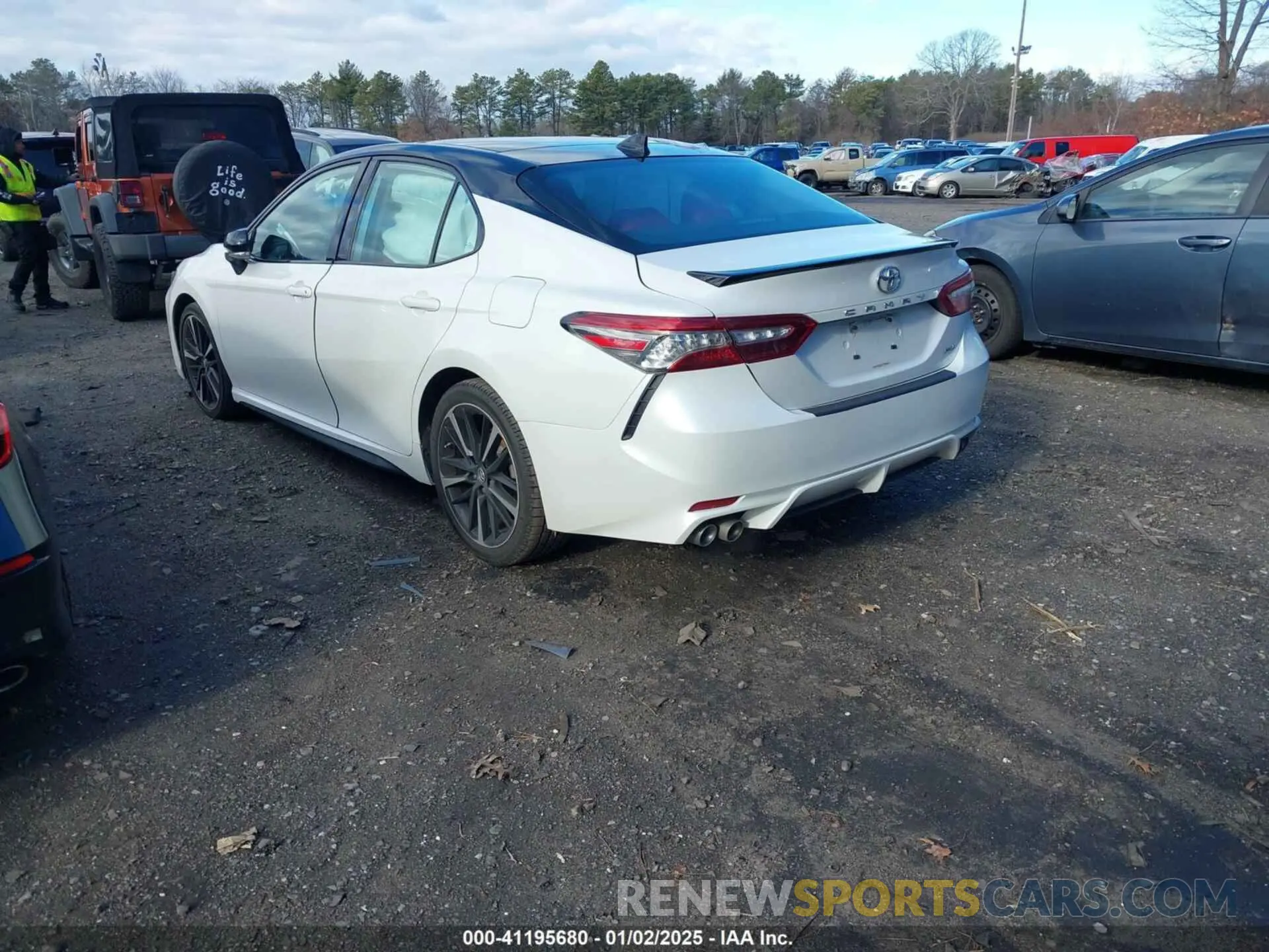 3 fotografías del automóvil dañado 4T1B61HK7KU205566 TOYOTA CAMRY 2019