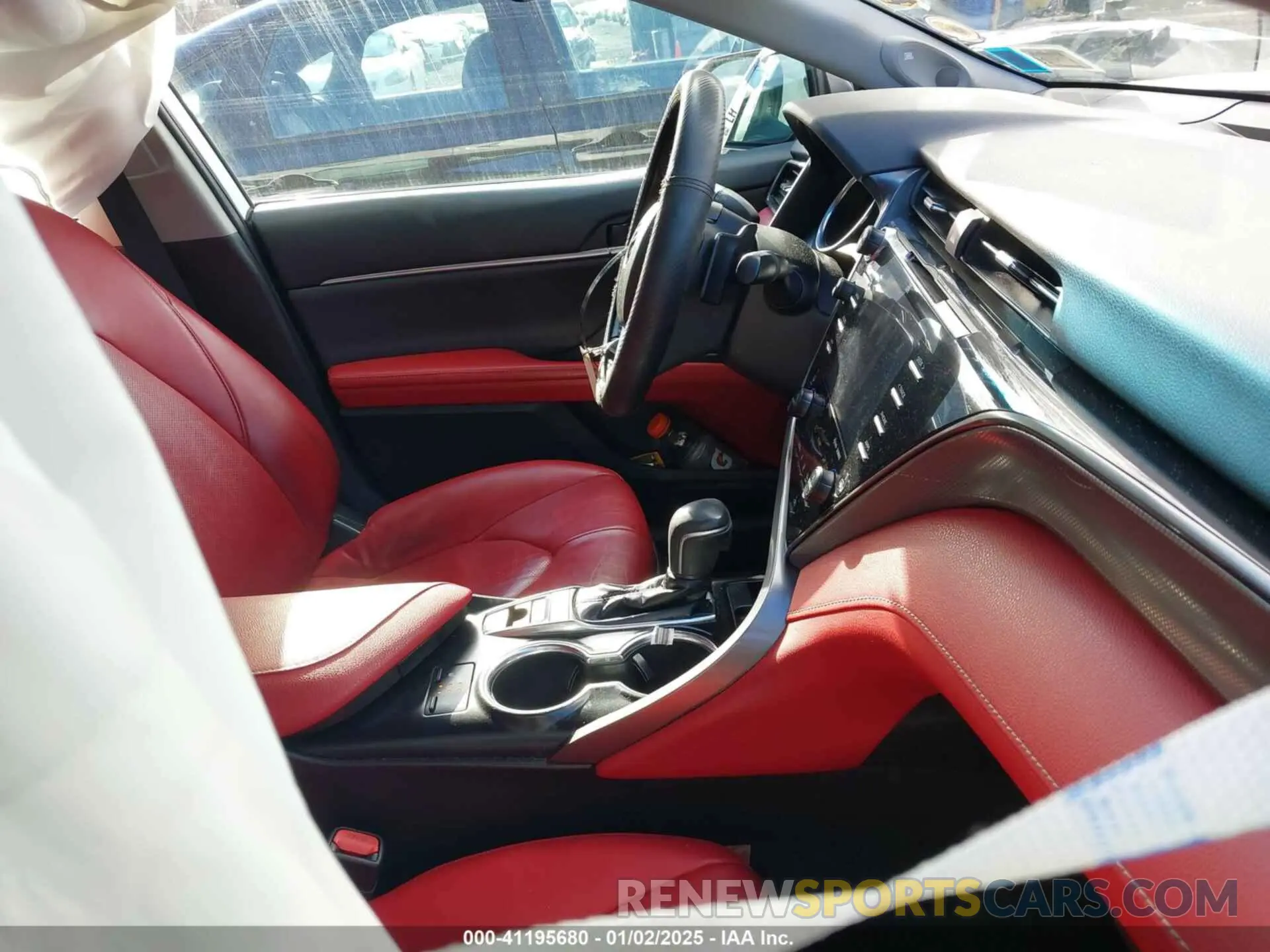 5 fotografías del automóvil dañado 4T1B61HK7KU205566 TOYOTA CAMRY 2019