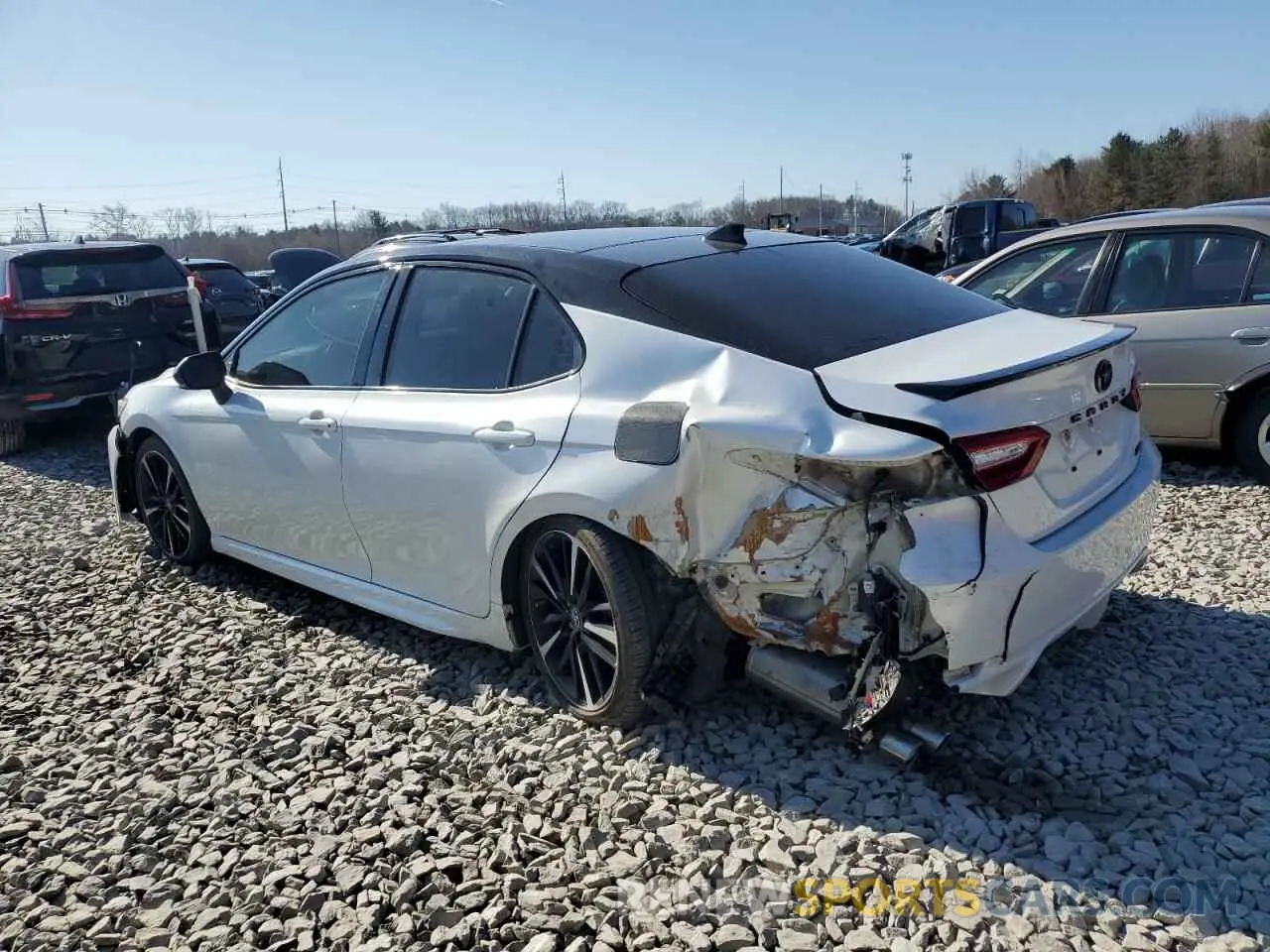2 fotografías del automóvil dañado 4T1B61HK7KU225168 TOYOTA CAMRY 2019