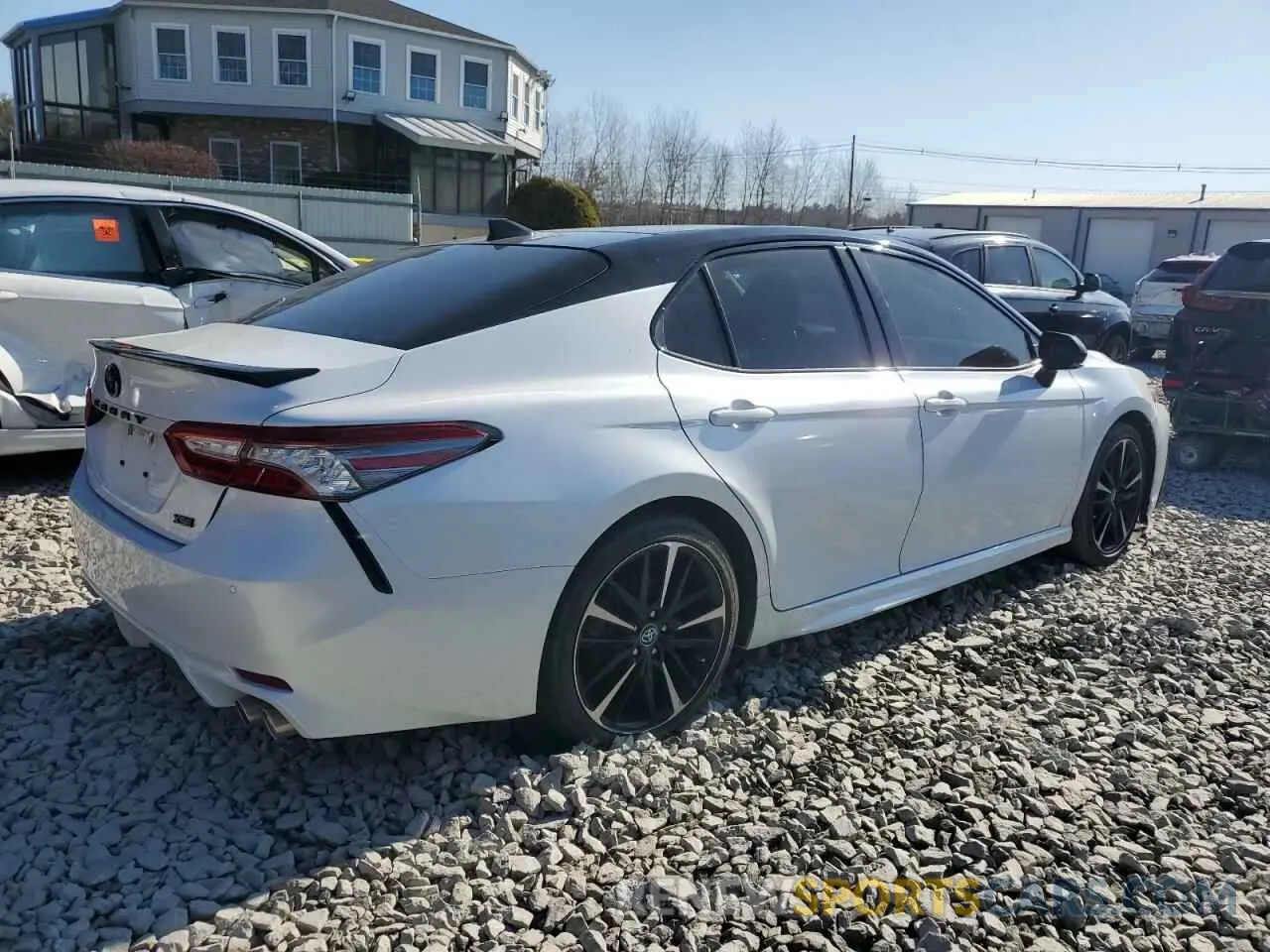 3 fotografías del automóvil dañado 4T1B61HK7KU225168 TOYOTA CAMRY 2019