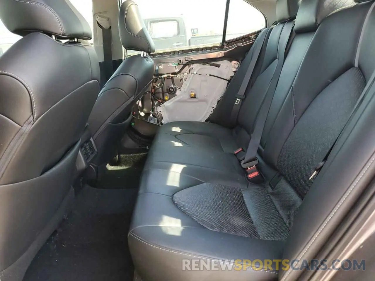 10 fotografías del automóvil dañado 4T1B61HK7KU227521 TOYOTA CAMRY 2019