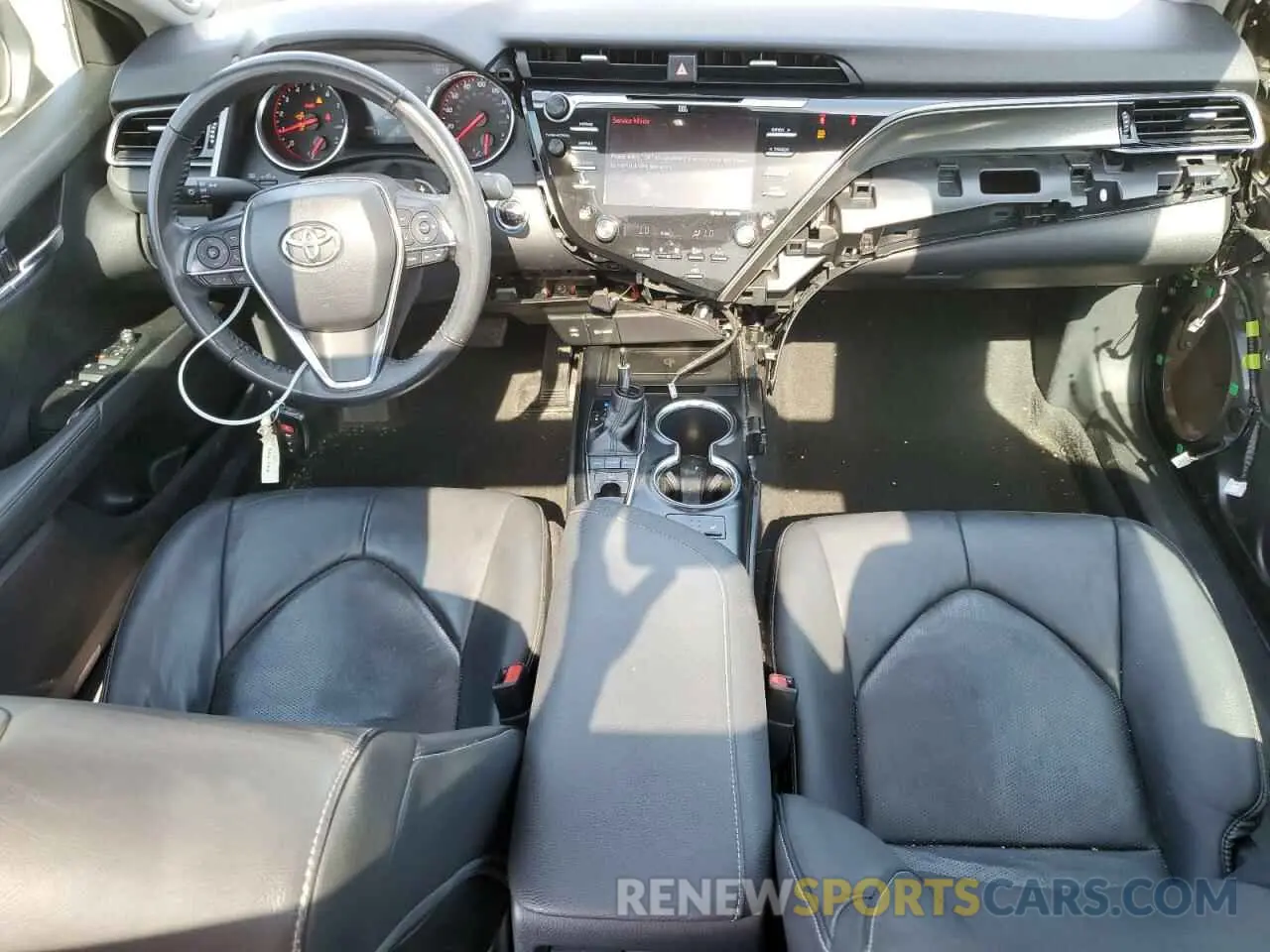 8 fotografías del automóvil dañado 4T1B61HK7KU227521 TOYOTA CAMRY 2019