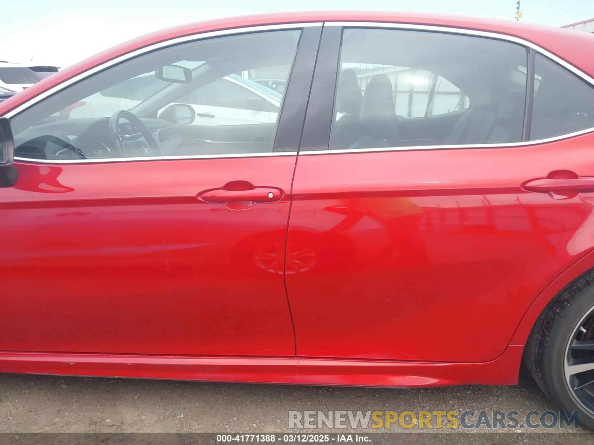 15 fotografías del automóvil dañado 4T1B61HK7KU259014 TOYOTA CAMRY 2019