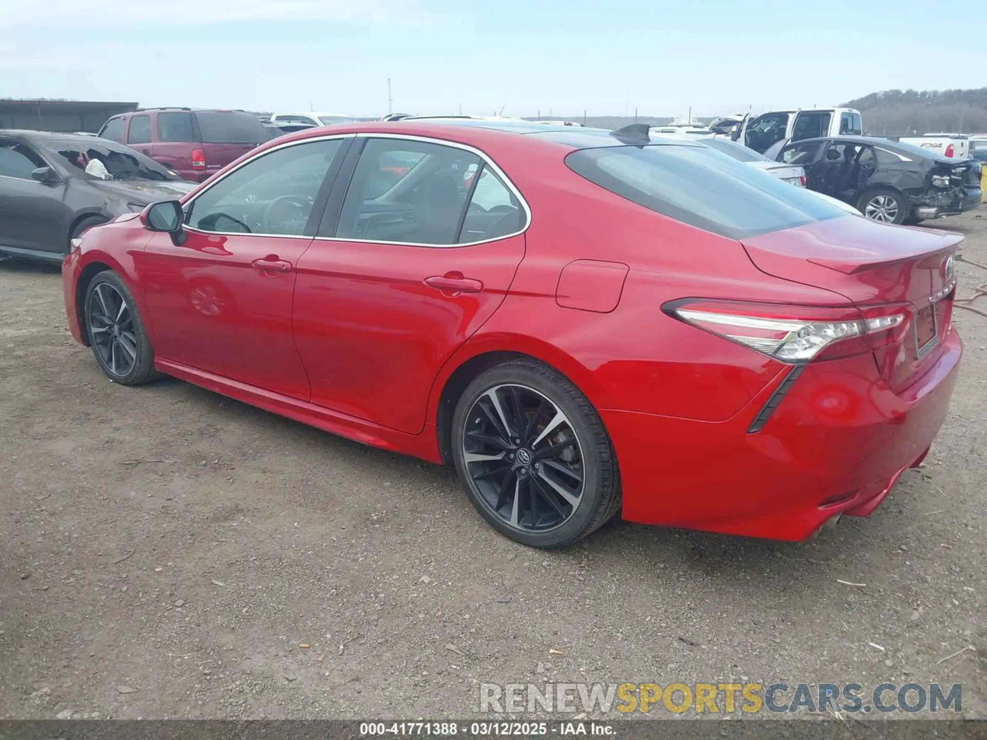 3 fotografías del automóvil dañado 4T1B61HK7KU259014 TOYOTA CAMRY 2019