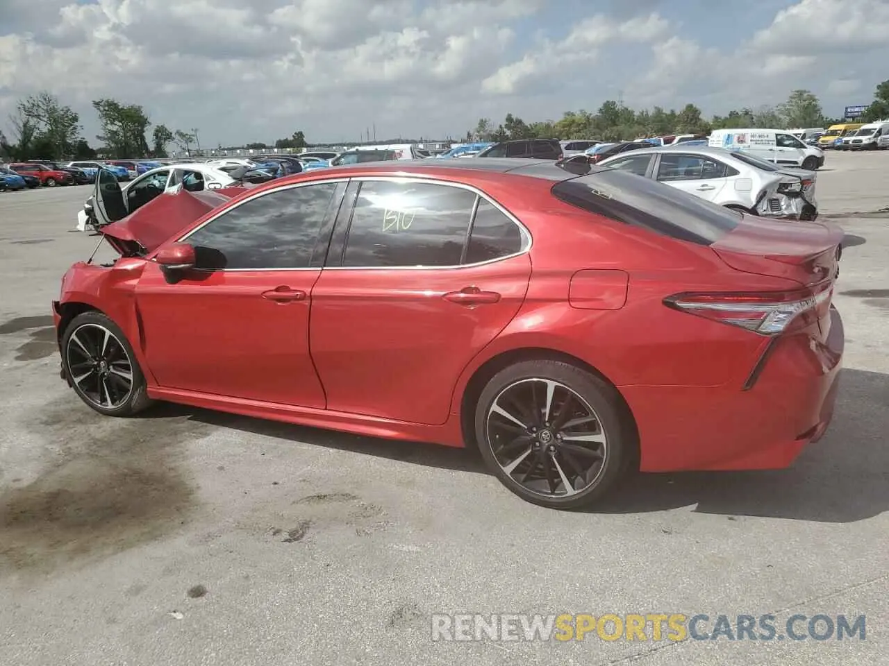 2 fotografías del automóvil dañado 4T1B61HK7KU284107 TOYOTA CAMRY 2019