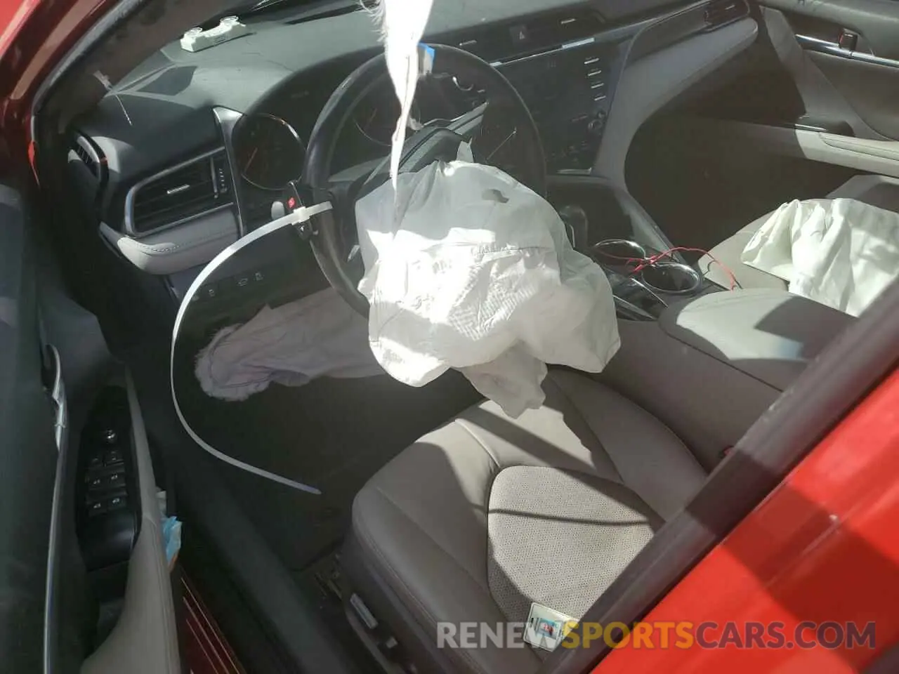 8 fotografías del automóvil dañado 4T1B61HK7KU284107 TOYOTA CAMRY 2019
