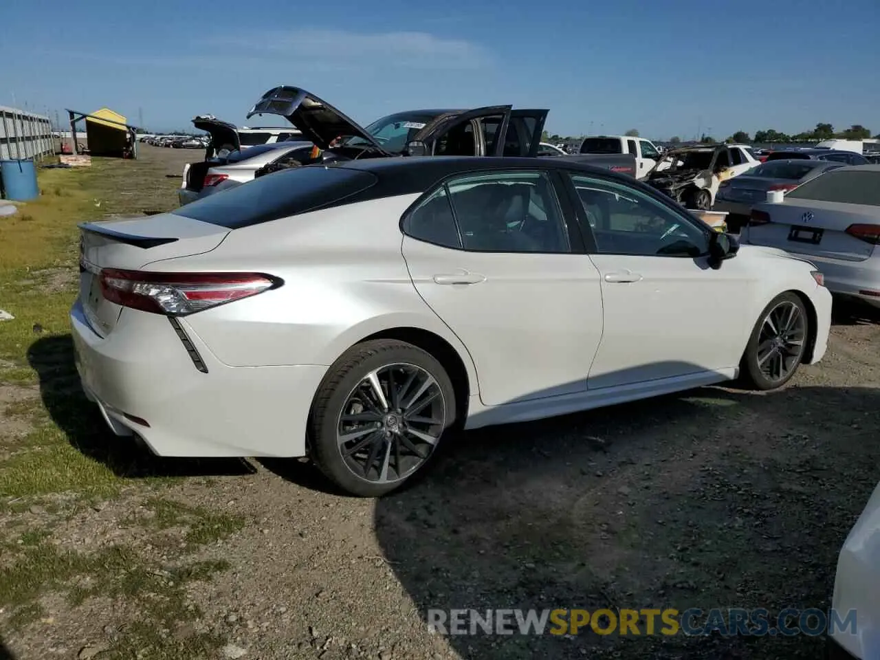 3 fotografías del automóvil dañado 4T1B61HK7KU297214 TOYOTA CAMRY 2019