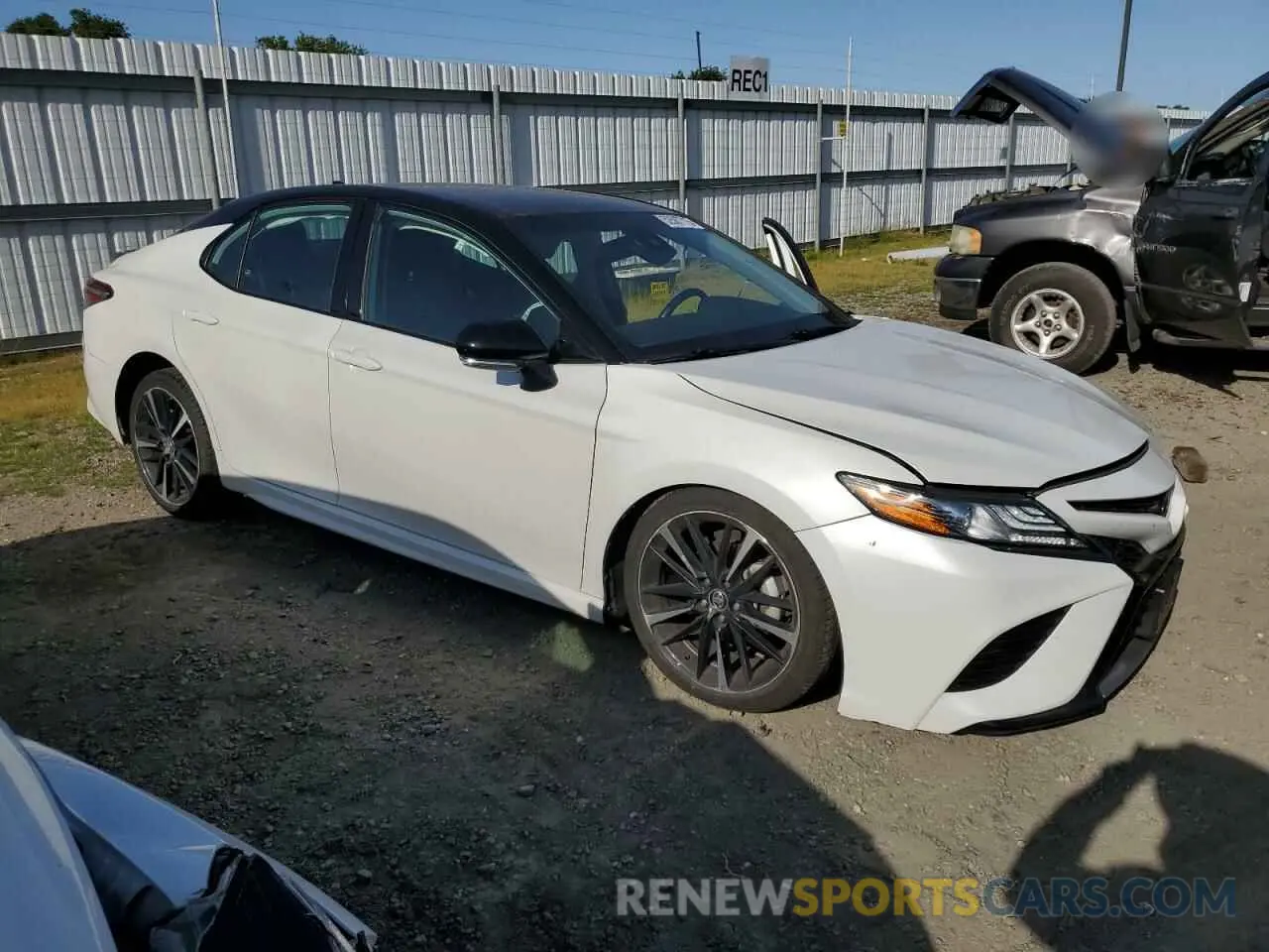 4 fotografías del automóvil dañado 4T1B61HK7KU297214 TOYOTA CAMRY 2019