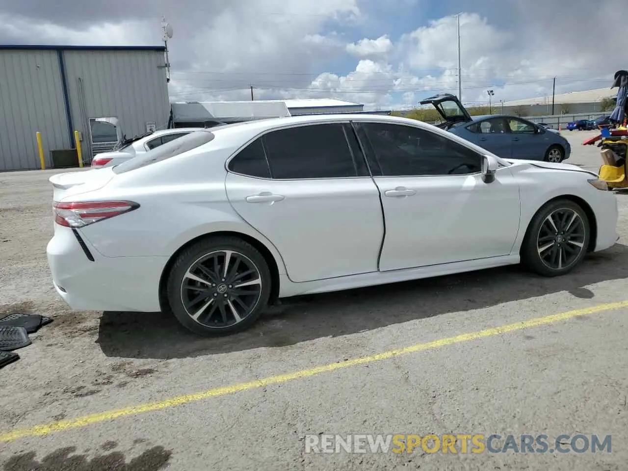 3 fotografías del automóvil dañado 4T1B61HK7KU694678 TOYOTA CAMRY 2019