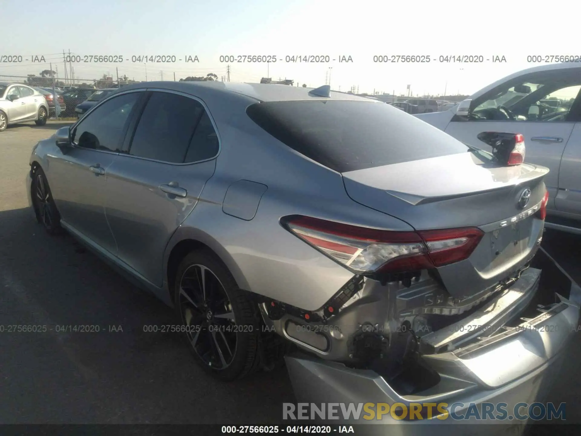 3 fotografías del automóvil dañado 4T1B61HK7KU744995 TOYOTA CAMRY 2019
