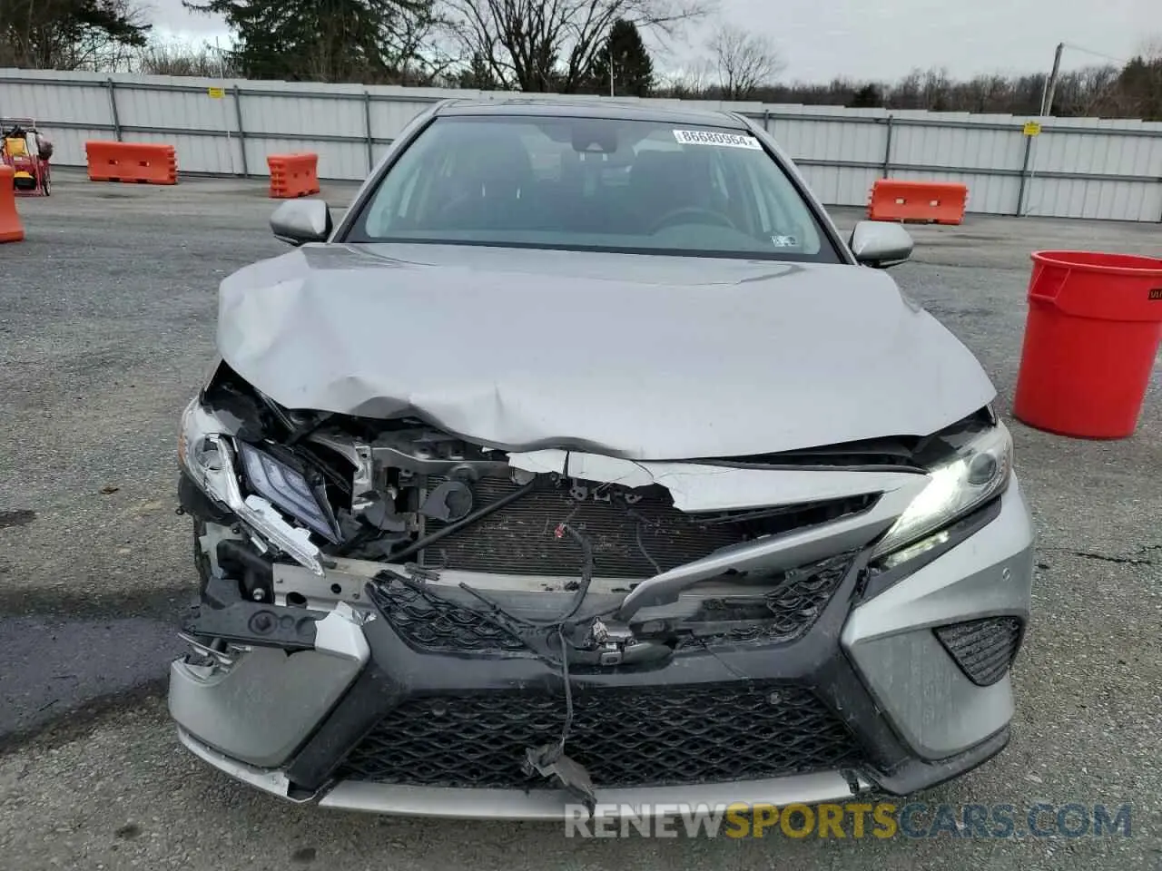 5 fotografías del automóvil dañado 4T1B61HK7KU751378 TOYOTA CAMRY 2019