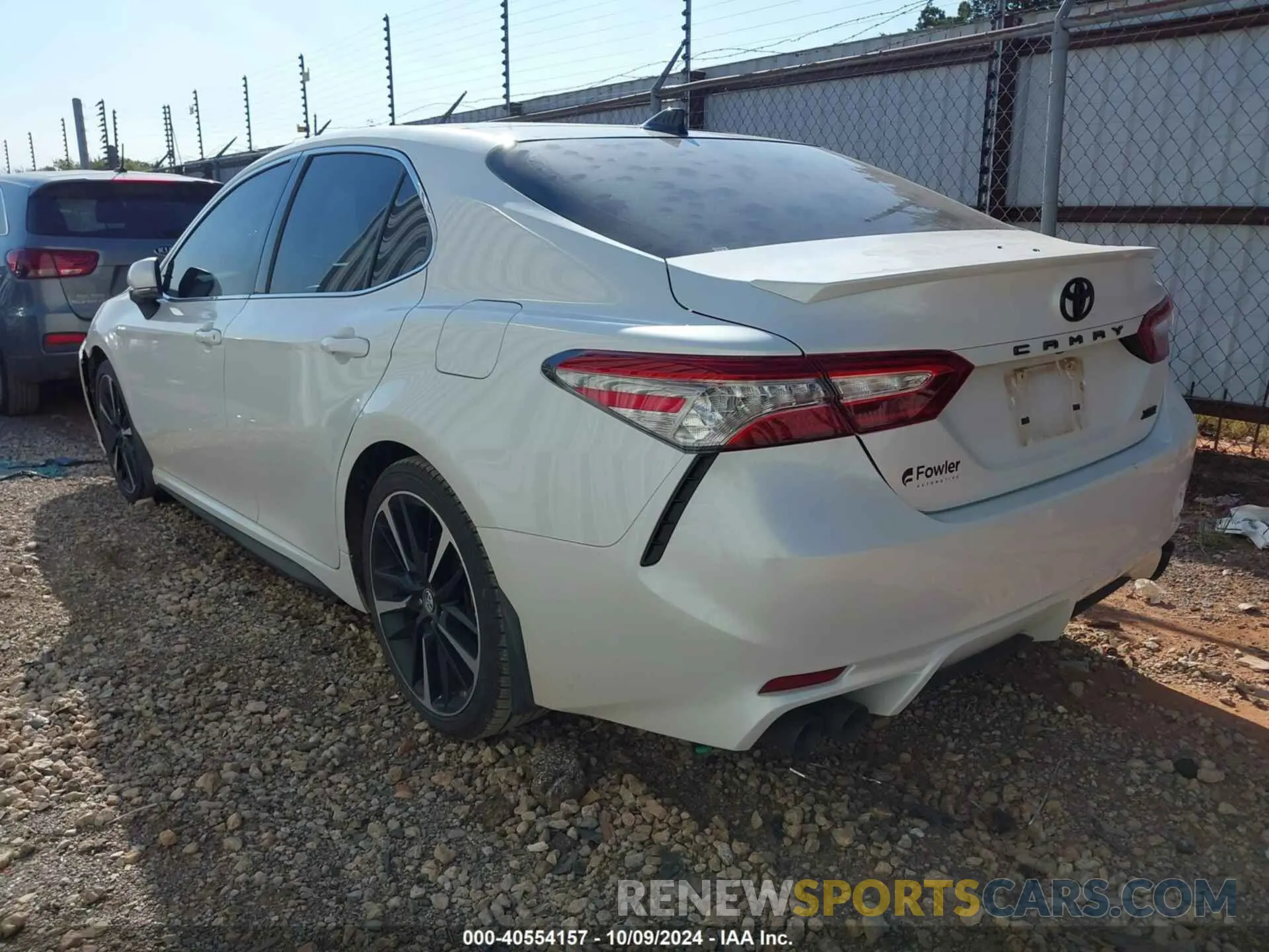 3 fotografías del automóvil dañado 4T1B61HK7KU833319 TOYOTA CAMRY 2019