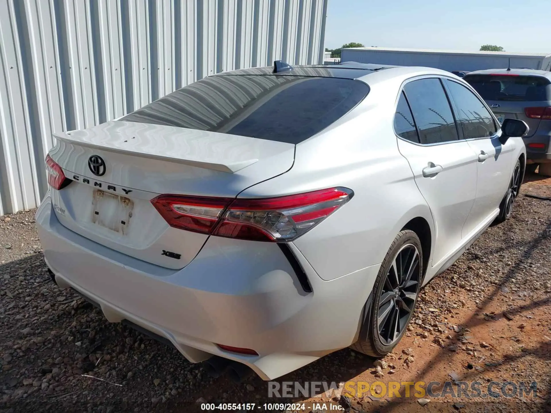 4 fotografías del automóvil dañado 4T1B61HK7KU833319 TOYOTA CAMRY 2019