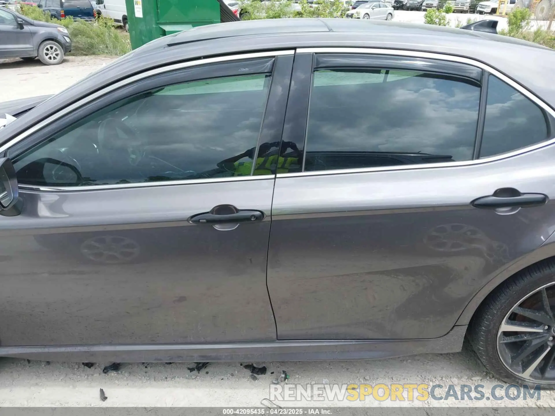 14 fotografías del automóvil dañado 4T1B61HK7KU841193 TOYOTA CAMRY 2019