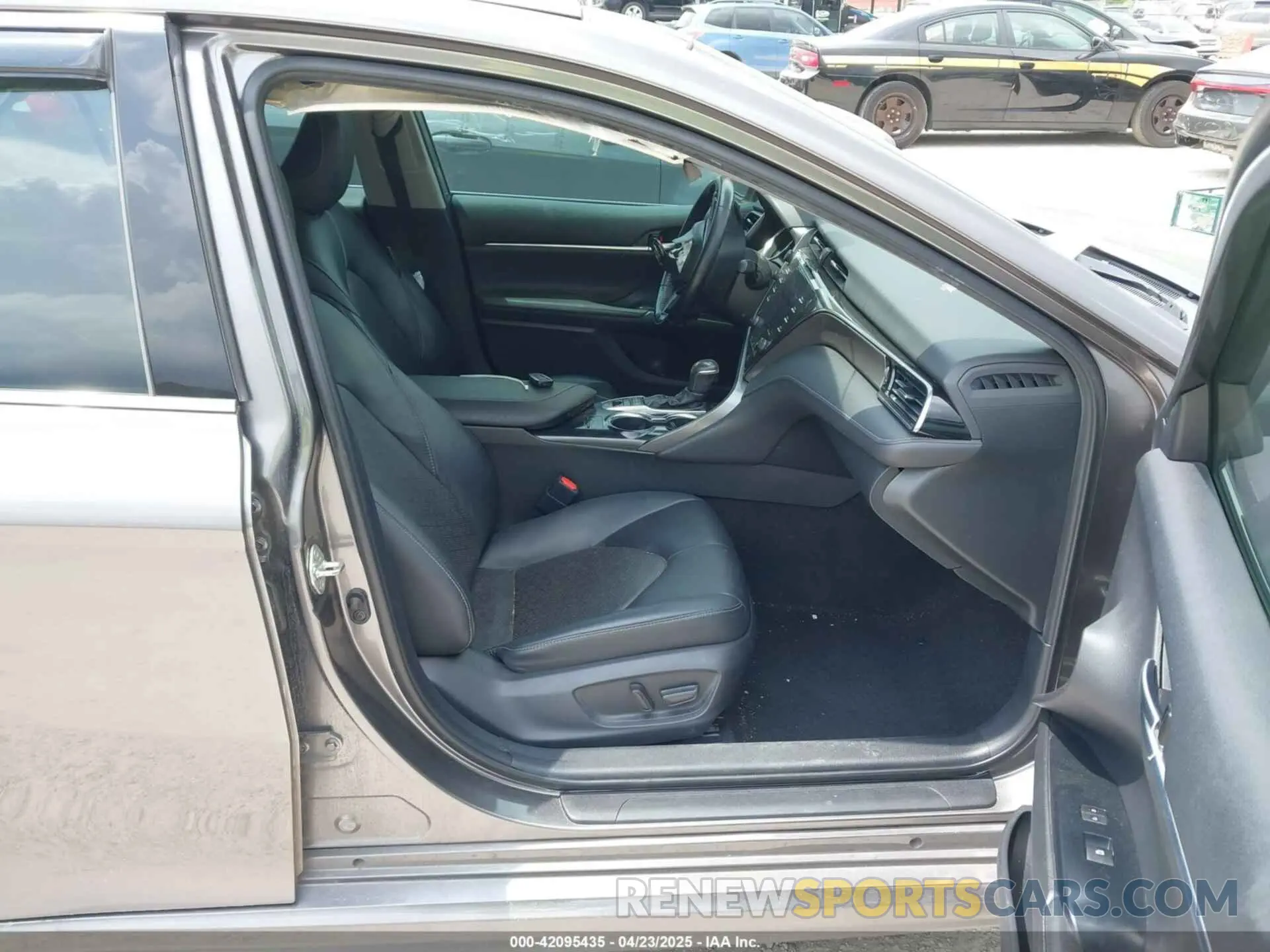 5 fotografías del automóvil dañado 4T1B61HK7KU841193 TOYOTA CAMRY 2019