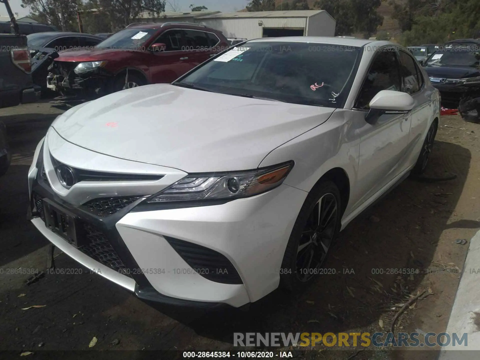 2 fotografías del automóvil dañado 4T1B61HK7KU841999 TOYOTA CAMRY 2019