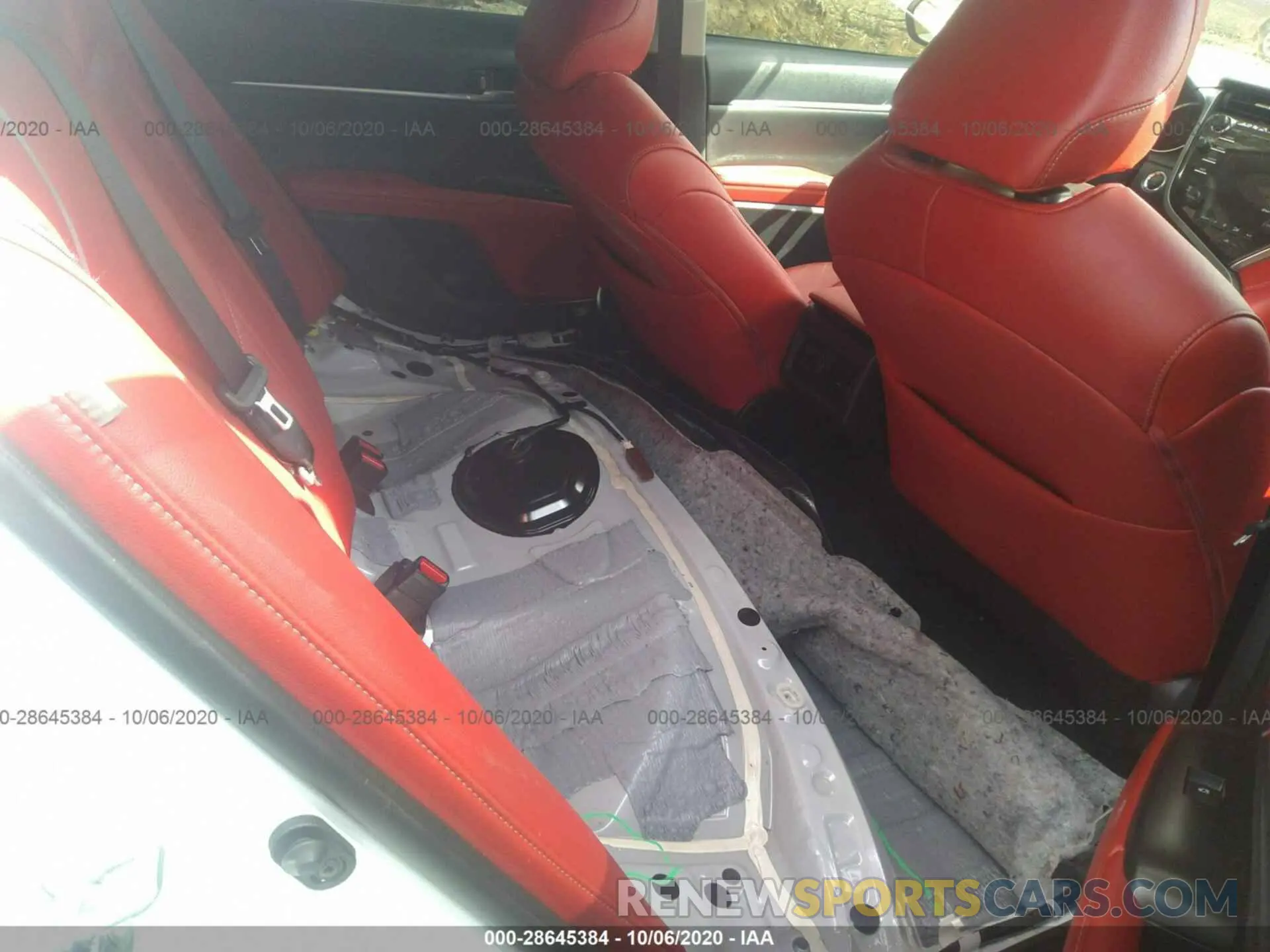 8 fotografías del automóvil dañado 4T1B61HK7KU841999 TOYOTA CAMRY 2019