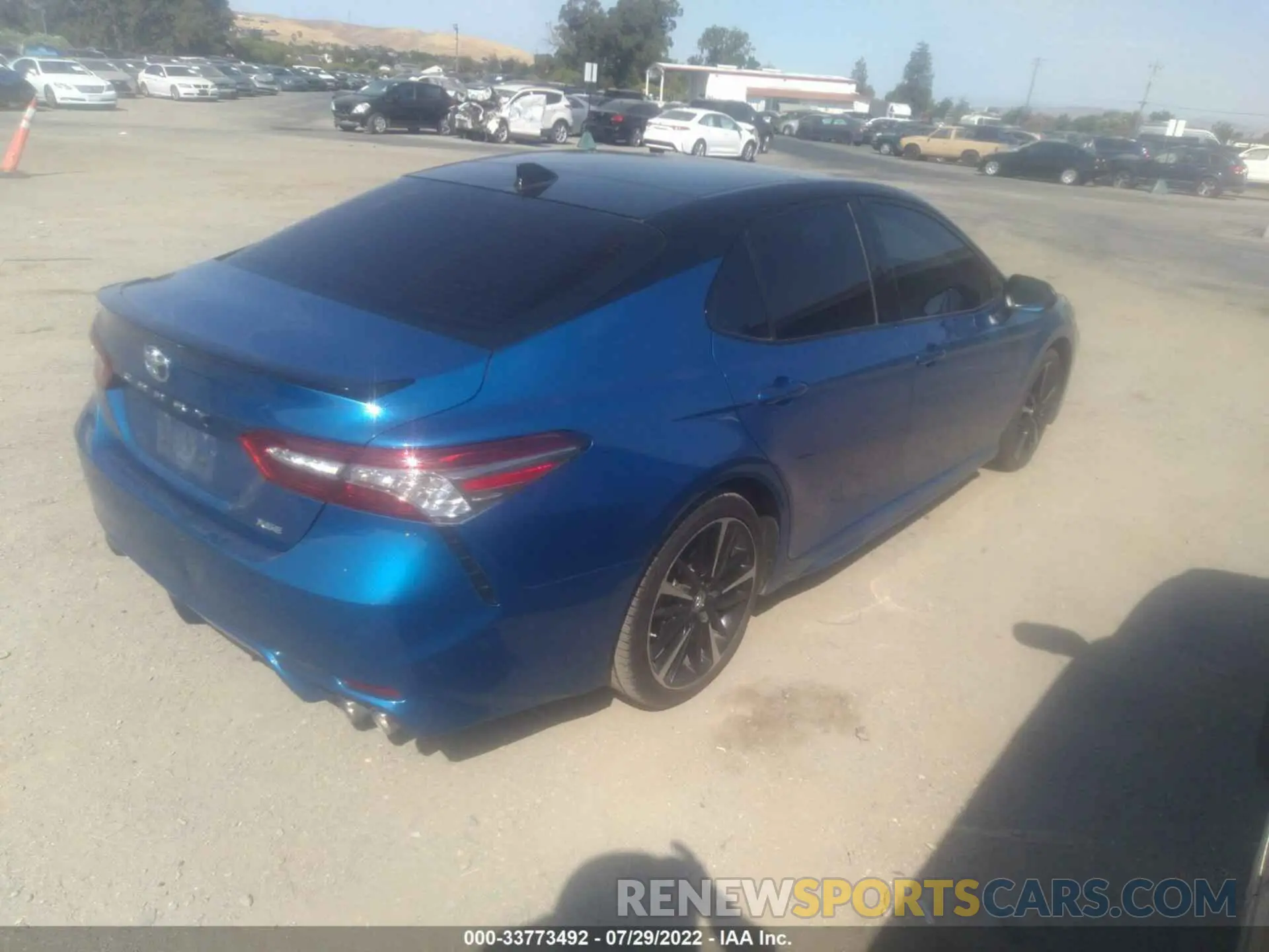 4 fotografías del automóvil dañado 4T1B61HK8KU172044 TOYOTA CAMRY 2019