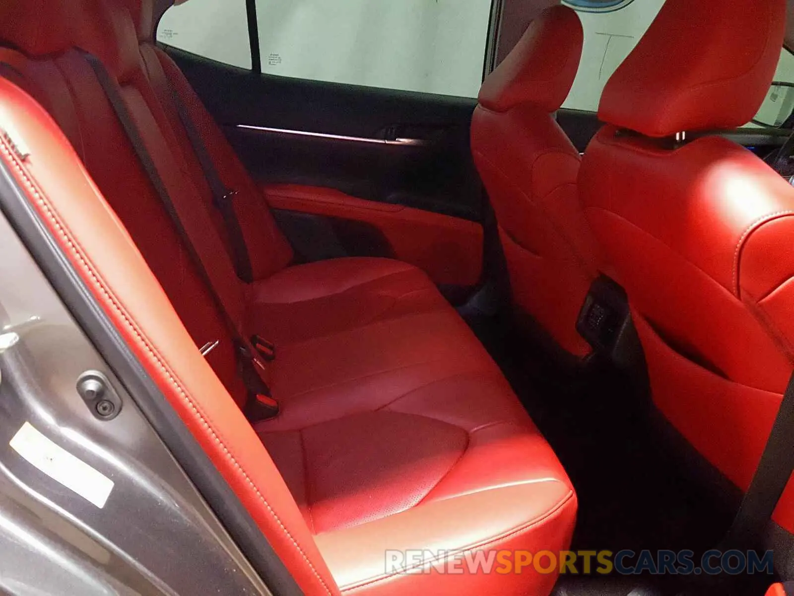 6 fotografías del automóvil dañado 4T1B61HK8KU181391 TOYOTA CAMRY 2019