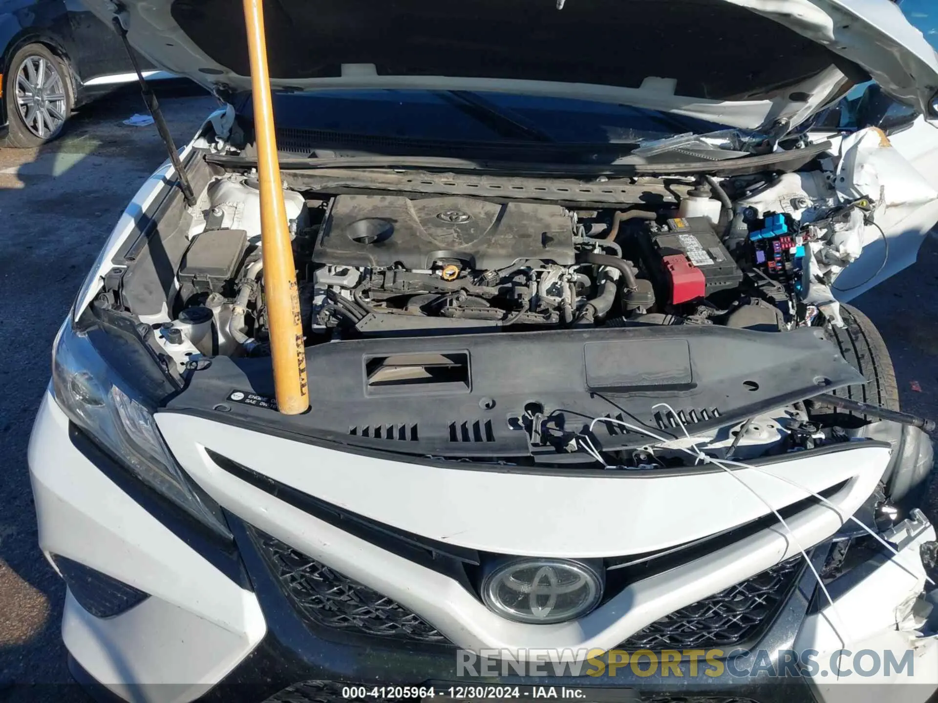 10 fotografías del automóvil dañado 4T1B61HK8KU198420 TOYOTA CAMRY 2019