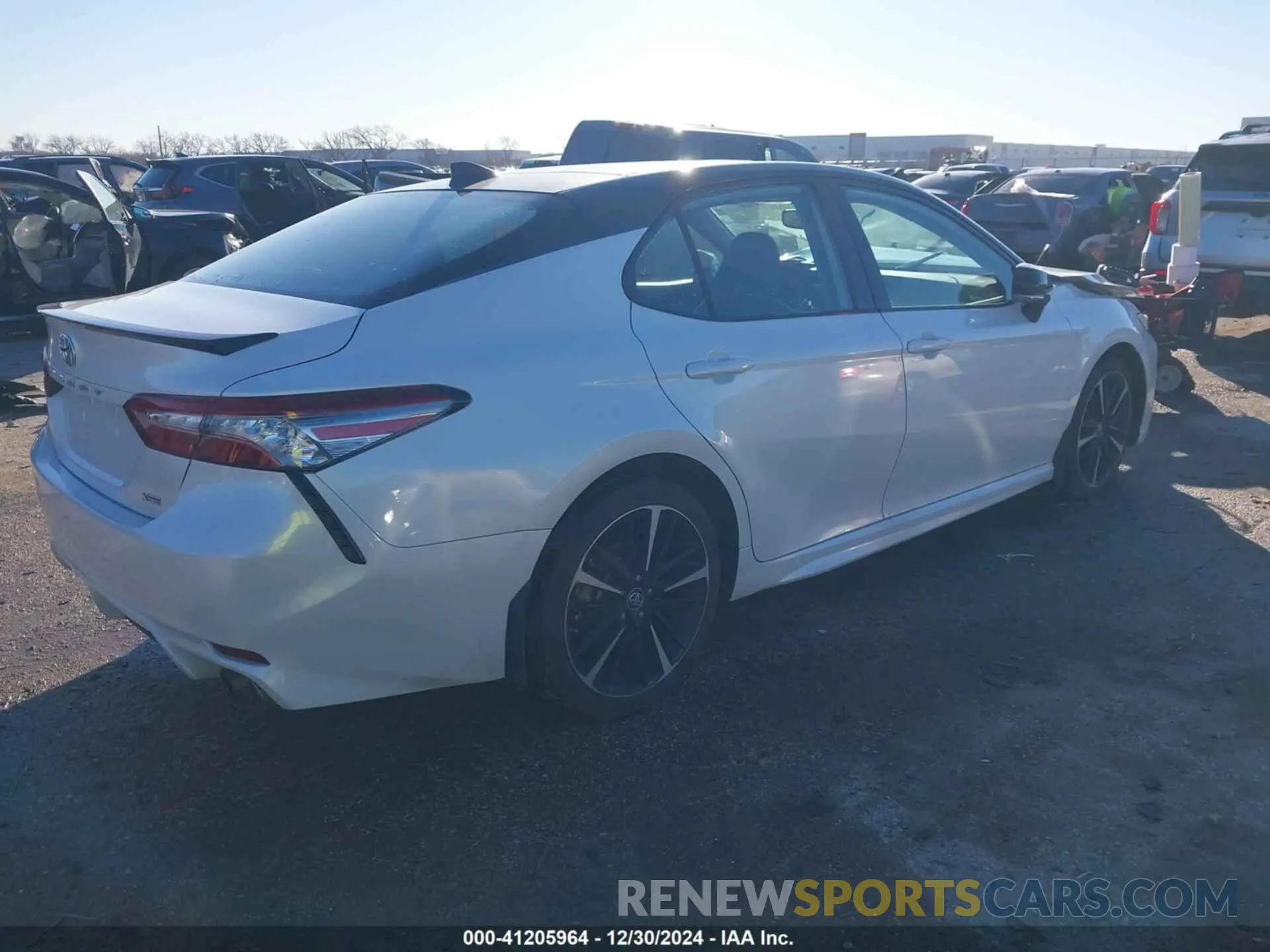 4 fotografías del automóvil dañado 4T1B61HK8KU198420 TOYOTA CAMRY 2019