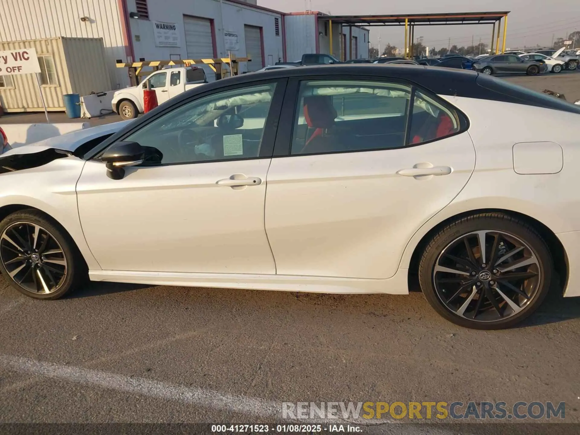 13 fotografías del automóvil dañado 4T1B61HK8KU263508 TOYOTA CAMRY 2019