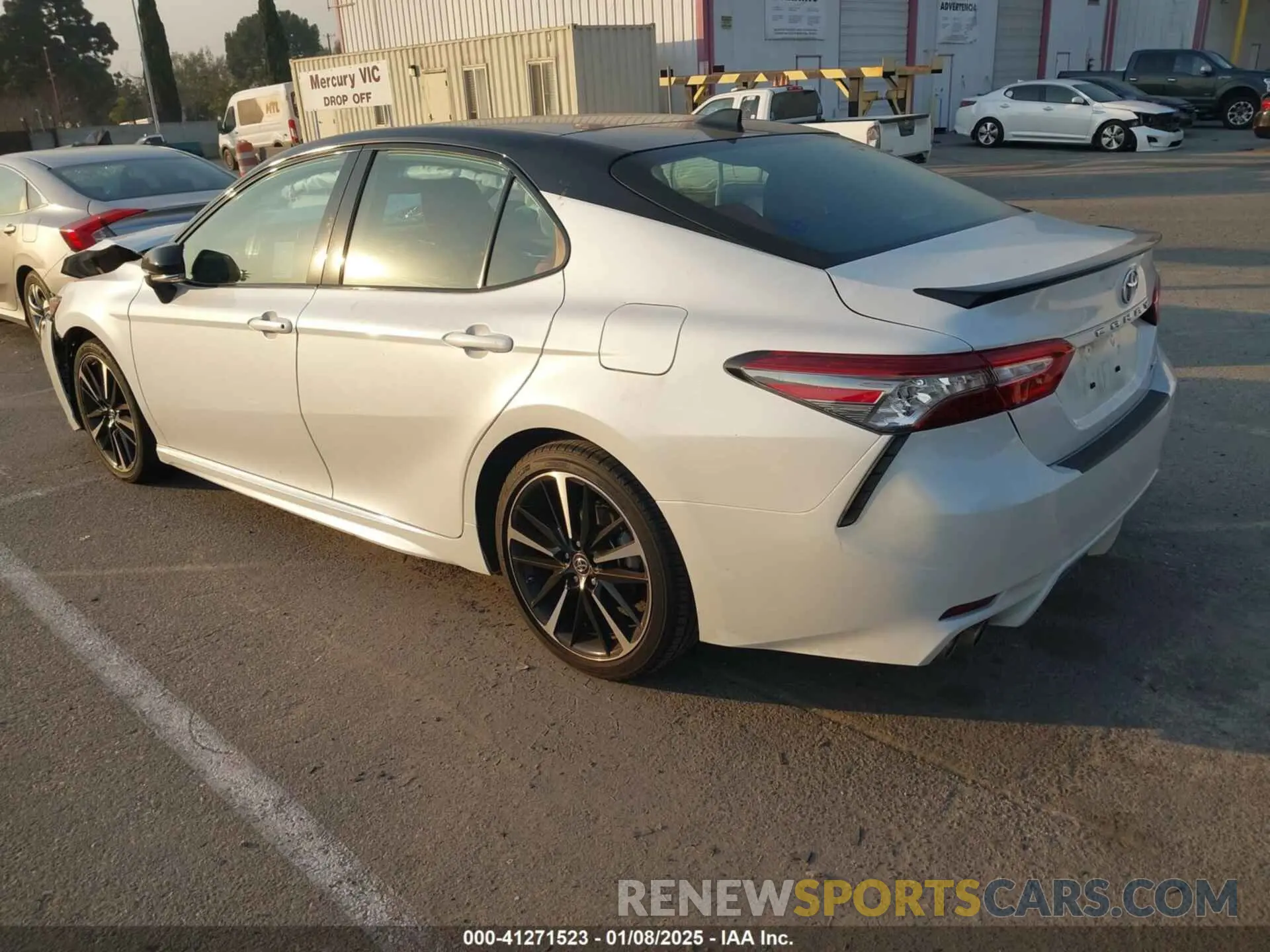 3 fotografías del automóvil dañado 4T1B61HK8KU263508 TOYOTA CAMRY 2019