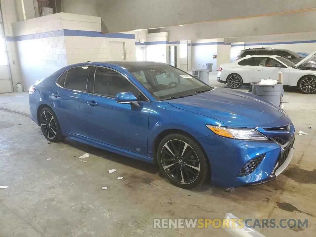 4 fotografías del automóvil dañado 4T1B61HK8KU273102 TOYOTA CAMRY 2019