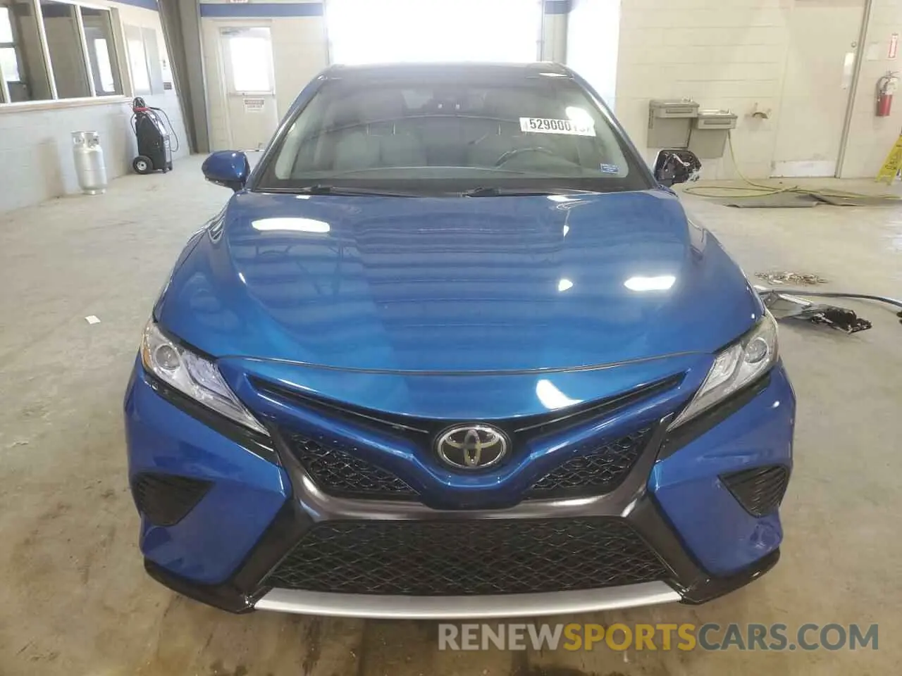 5 fotografías del automóvil dañado 4T1B61HK8KU273102 TOYOTA CAMRY 2019