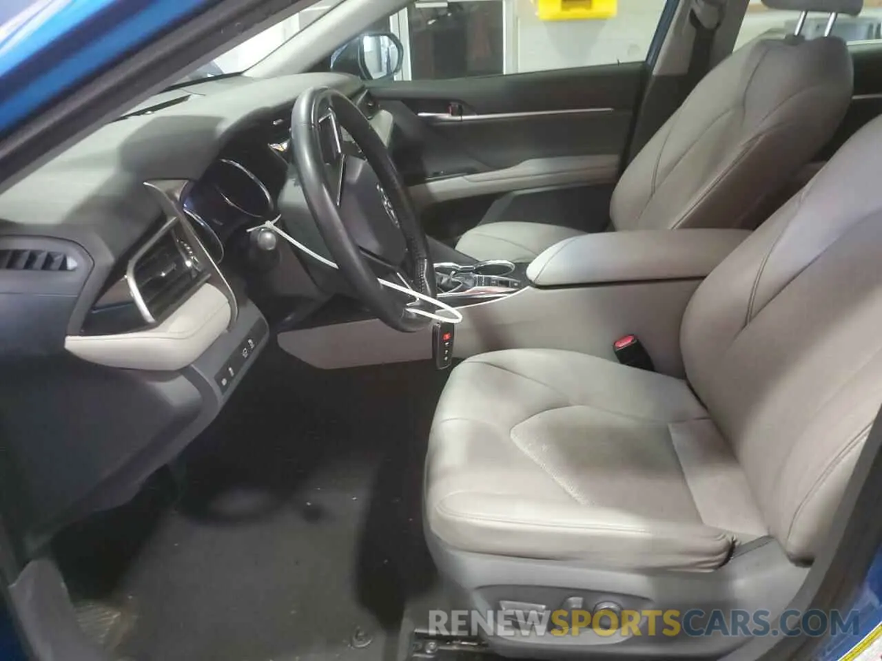 7 fotografías del automóvil dañado 4T1B61HK8KU273102 TOYOTA CAMRY 2019